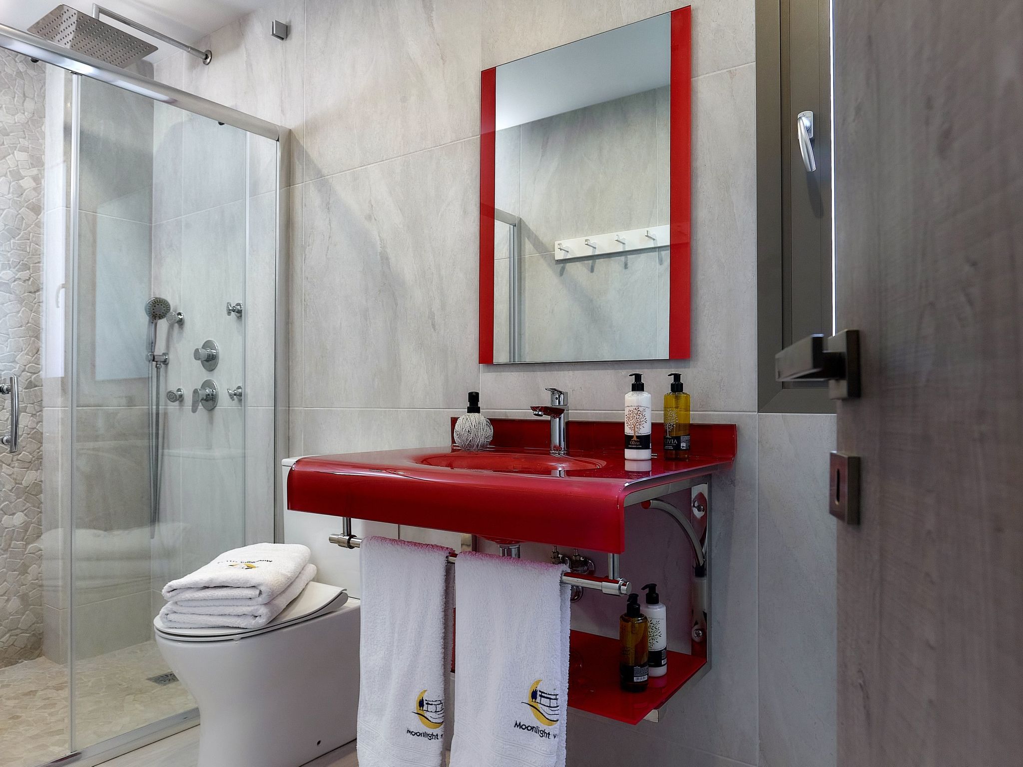 Villa Galilean Moons für 16 Personen und 8 Kinder-Image-tags.info