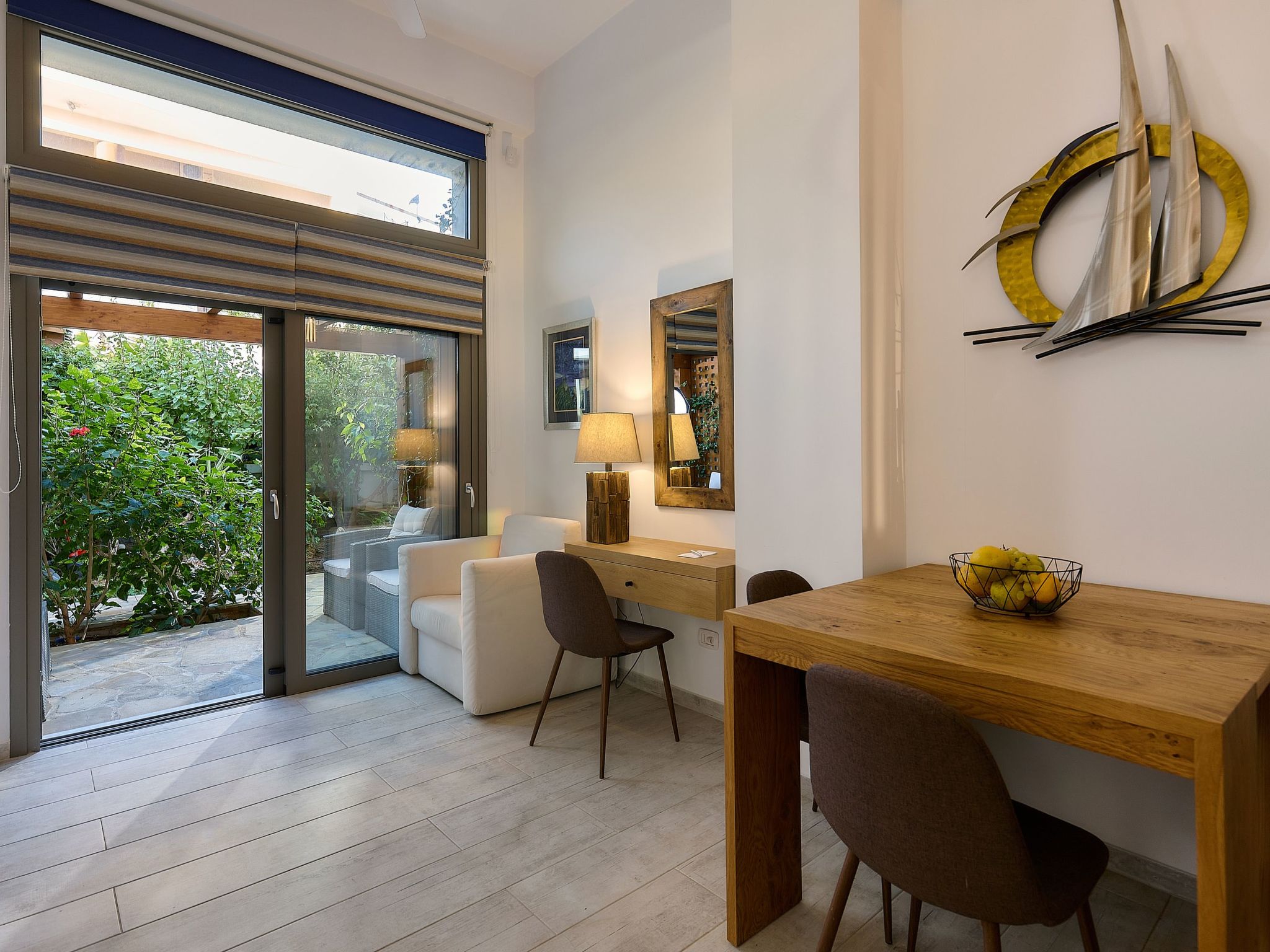 Villa Galilean Moons für 16 Personen und 8 Kinder-Image-tags.info