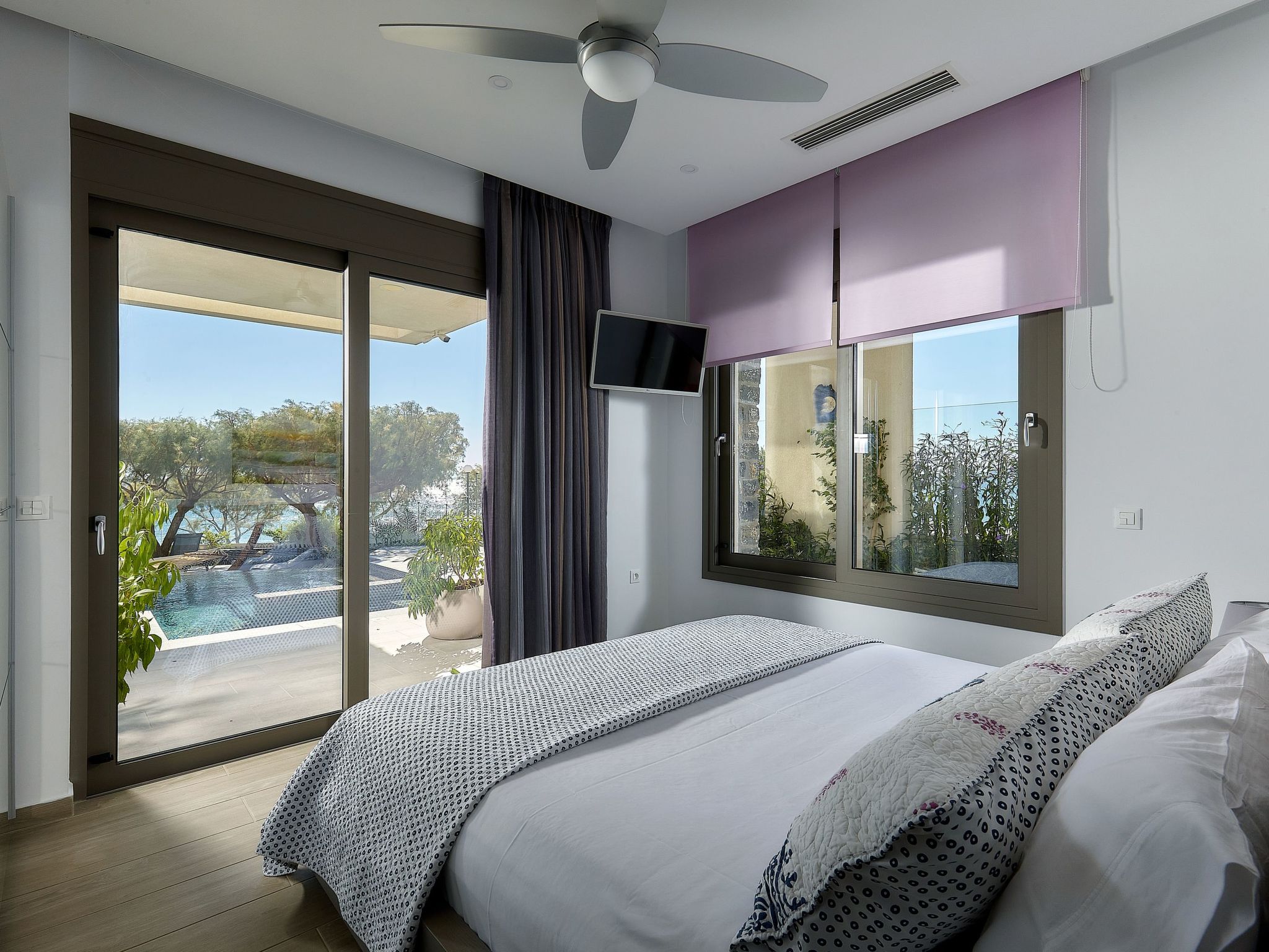 Villa Galilean Moons für 16 Personen und 8 Kinder-Image-tags.info