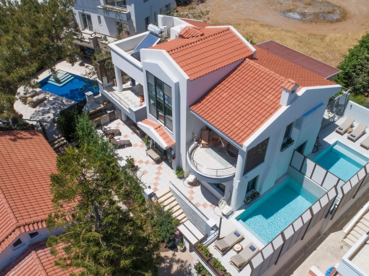 Luxe vakantiehuis aan zee in Koutsouras voor 40 personen in Koutsouras