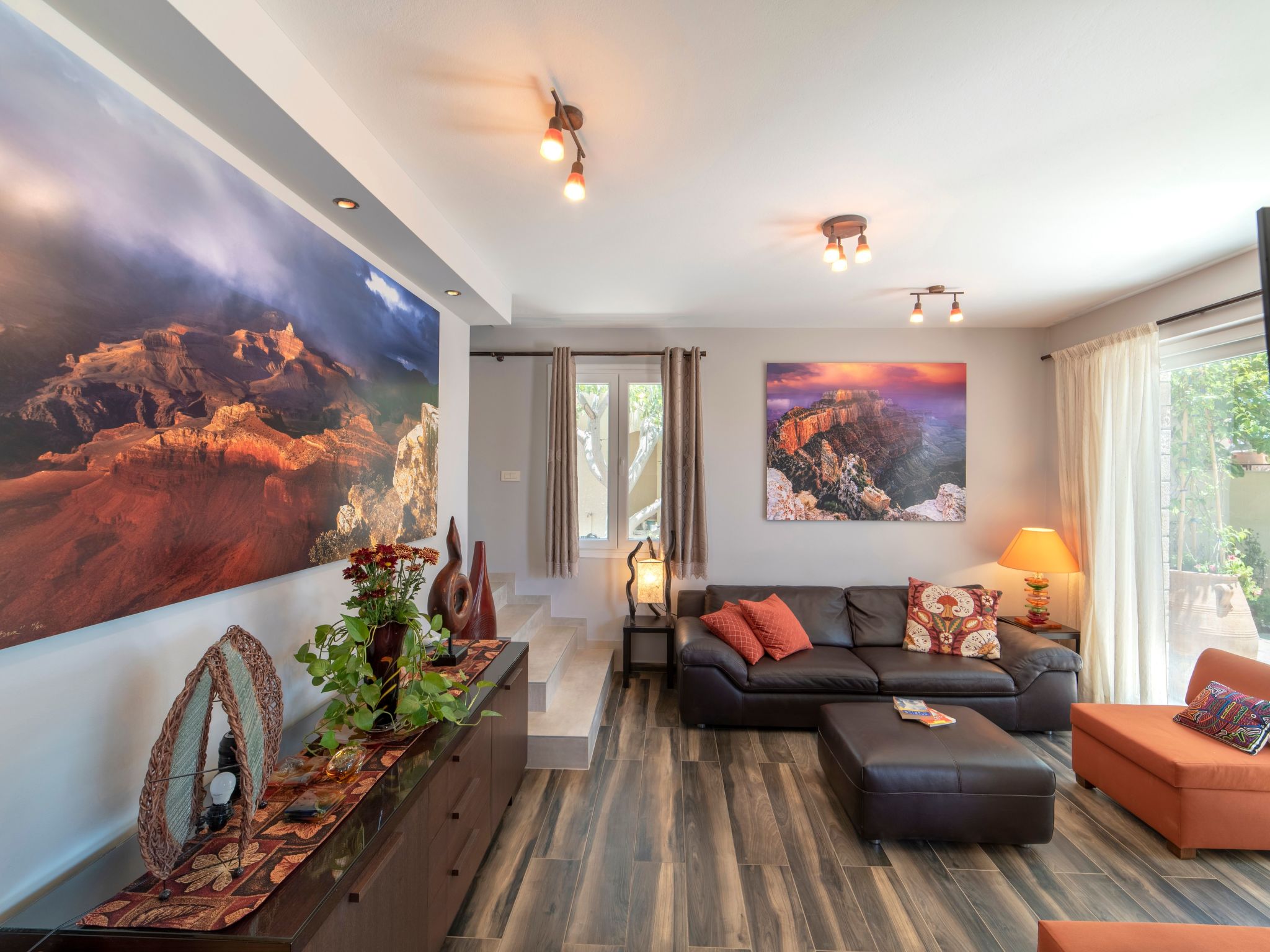 Luxuriöser Villenkomplex mit 14-16 Schlafzimmern in Strandnähe-Binnen