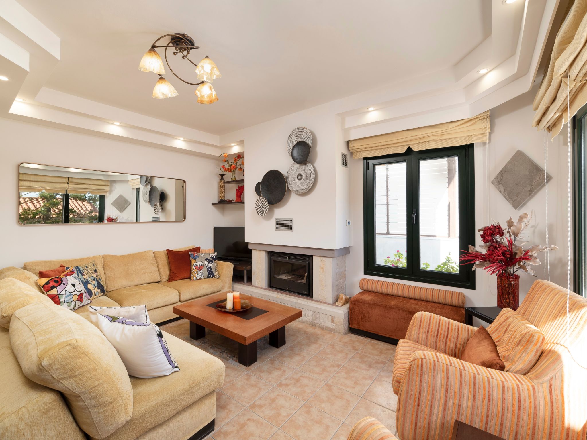 Luxuriöser Villenkomplex mit 14-16 Schlafzimmern in Strandnähe-Binnen