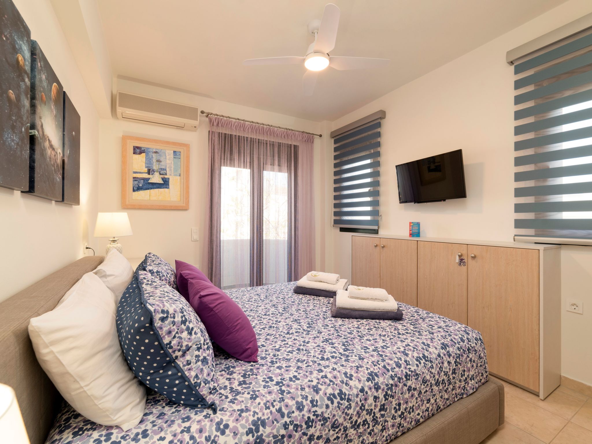 Luxuriöser Villenkomplex mit 14-16 Schlafzimmern in Strandnähe-Binnen