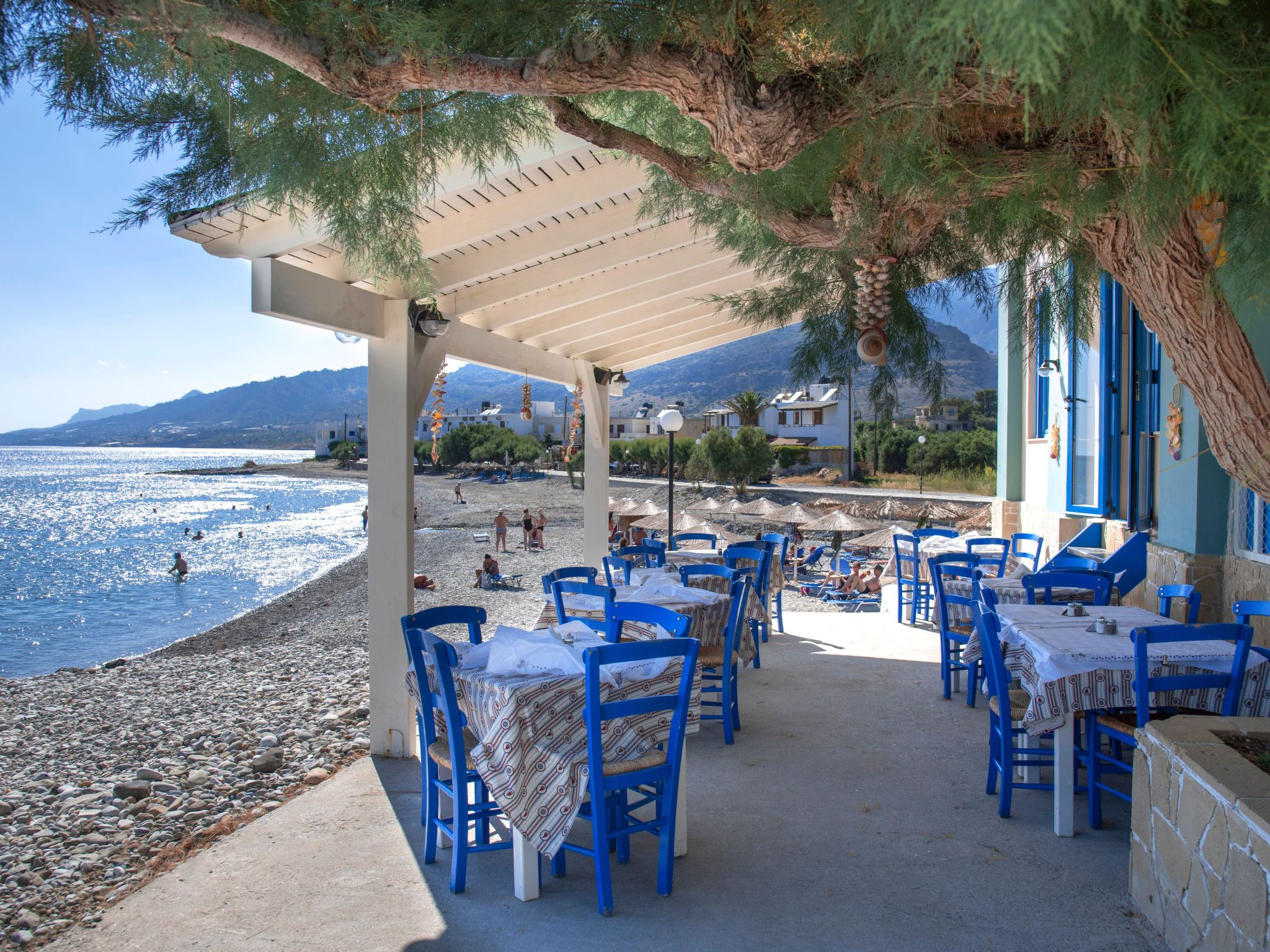 Luxuriöser Villenkomplex mit 14-16 Schlafzimmern in Strandnähe-Binnen