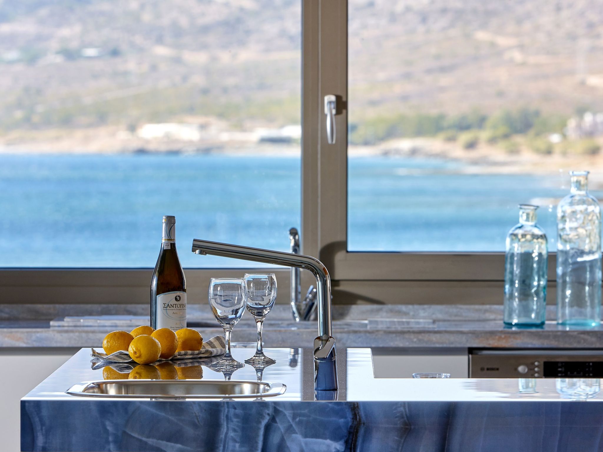 Stilvolle Wohnung mit atemberaubendem Ausblick-Image-tags.info