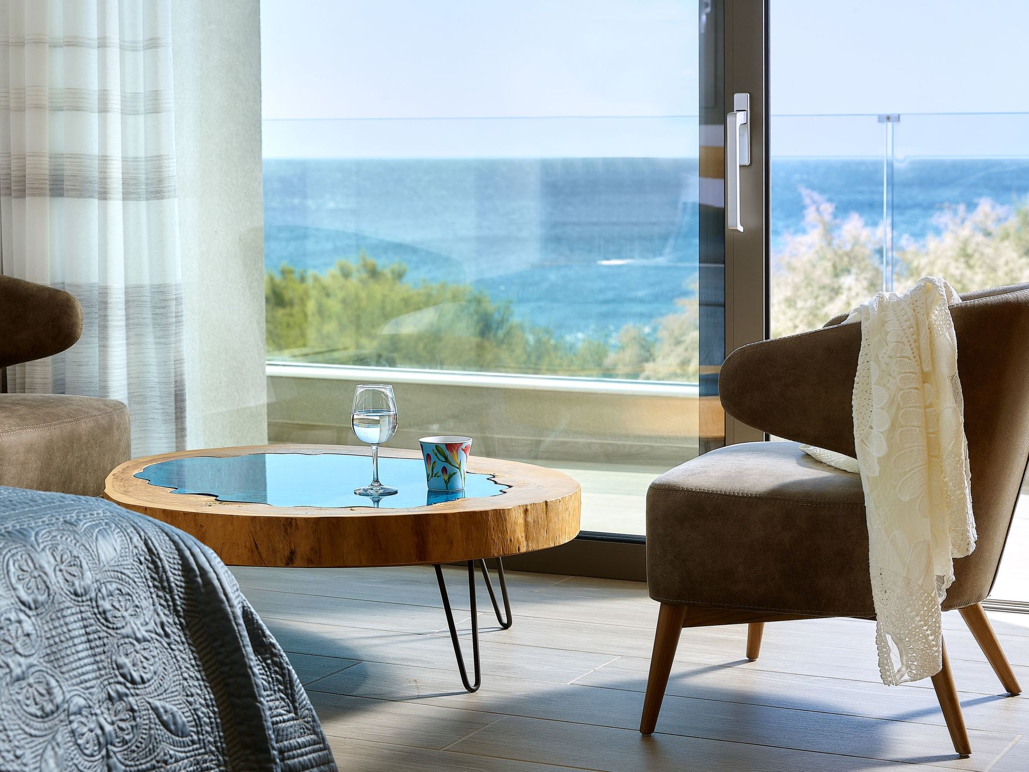 Stilvolle Wohnung mit atemberaubendem Ausblick-Image-tags.info