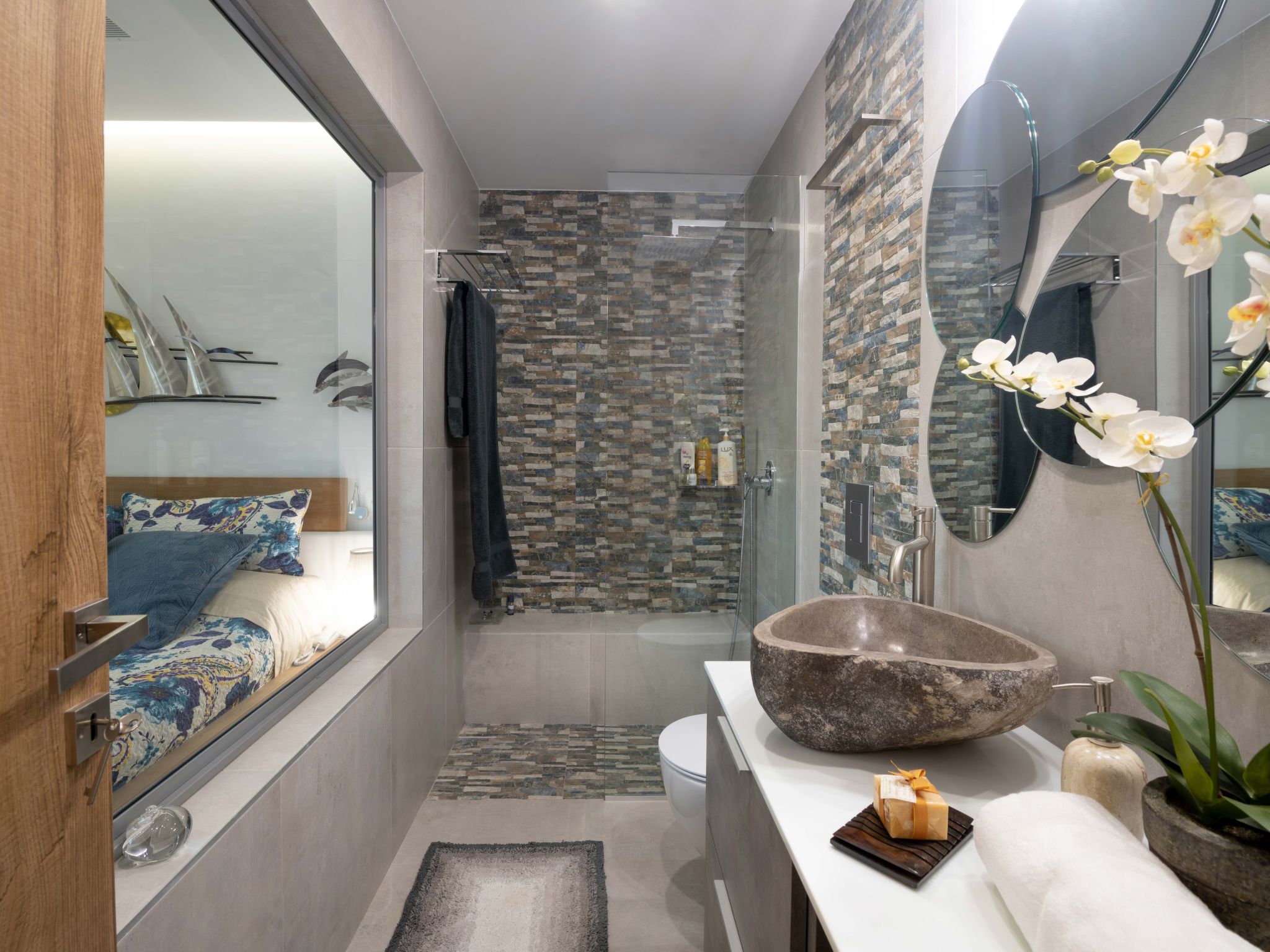 Stilvolle Wohnung mit atemberaubendem Ausblick-Image-tags.info