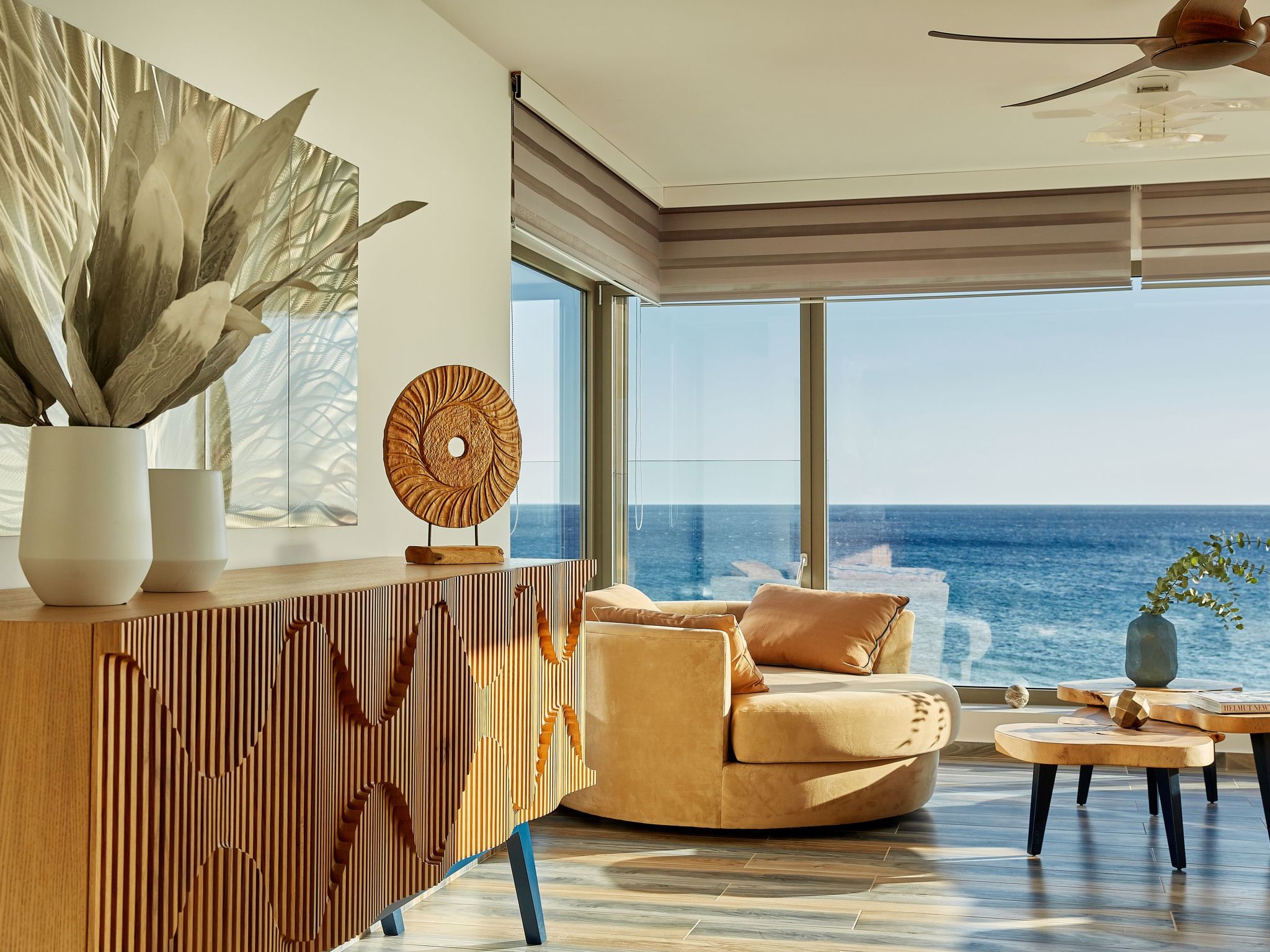 Stilvolle Wohnung mit atemberaubendem Ausblick-Image-tags.info