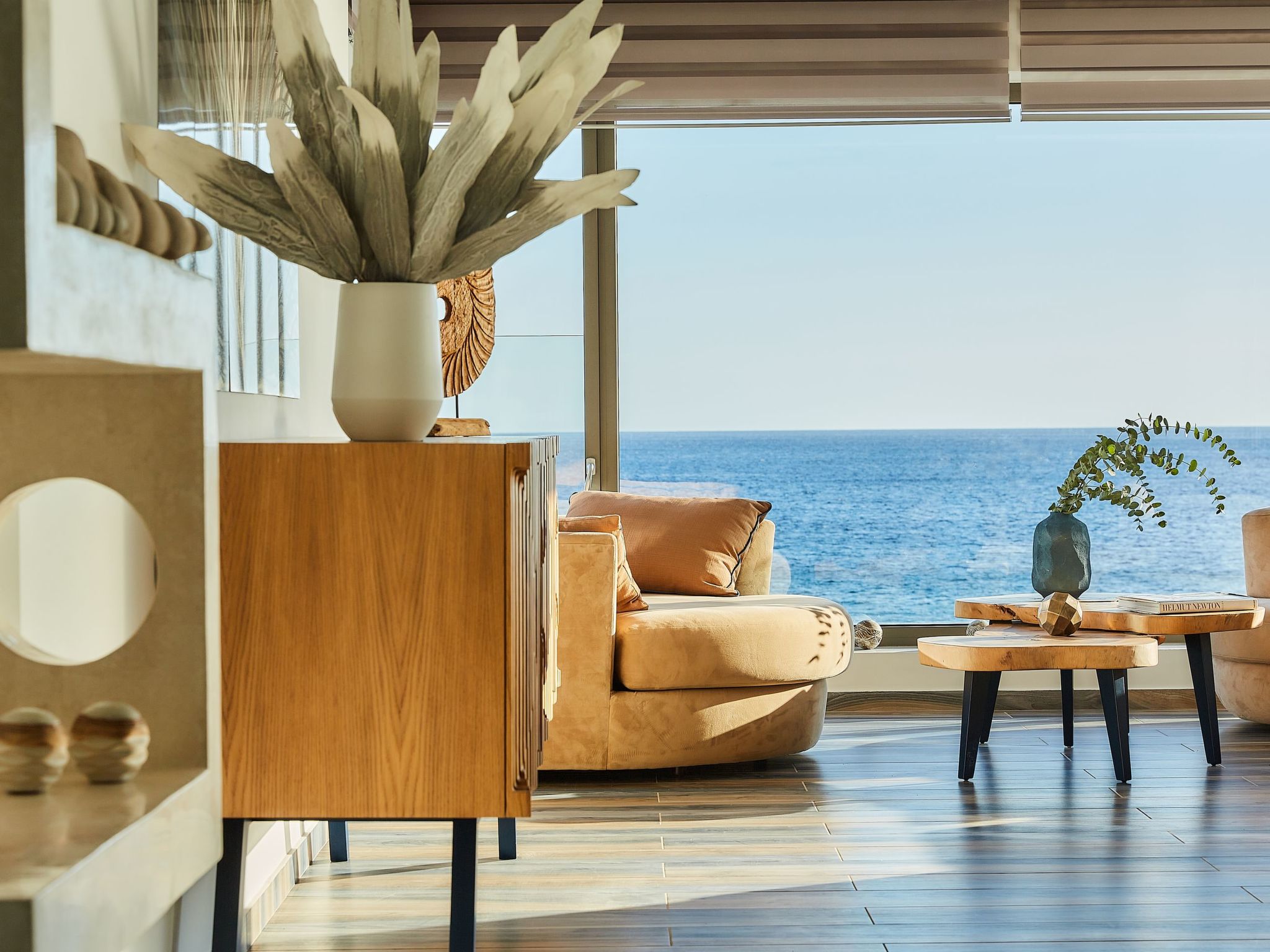 Stilvolle Wohnung mit atemberaubendem Ausblick-Image-tags.info