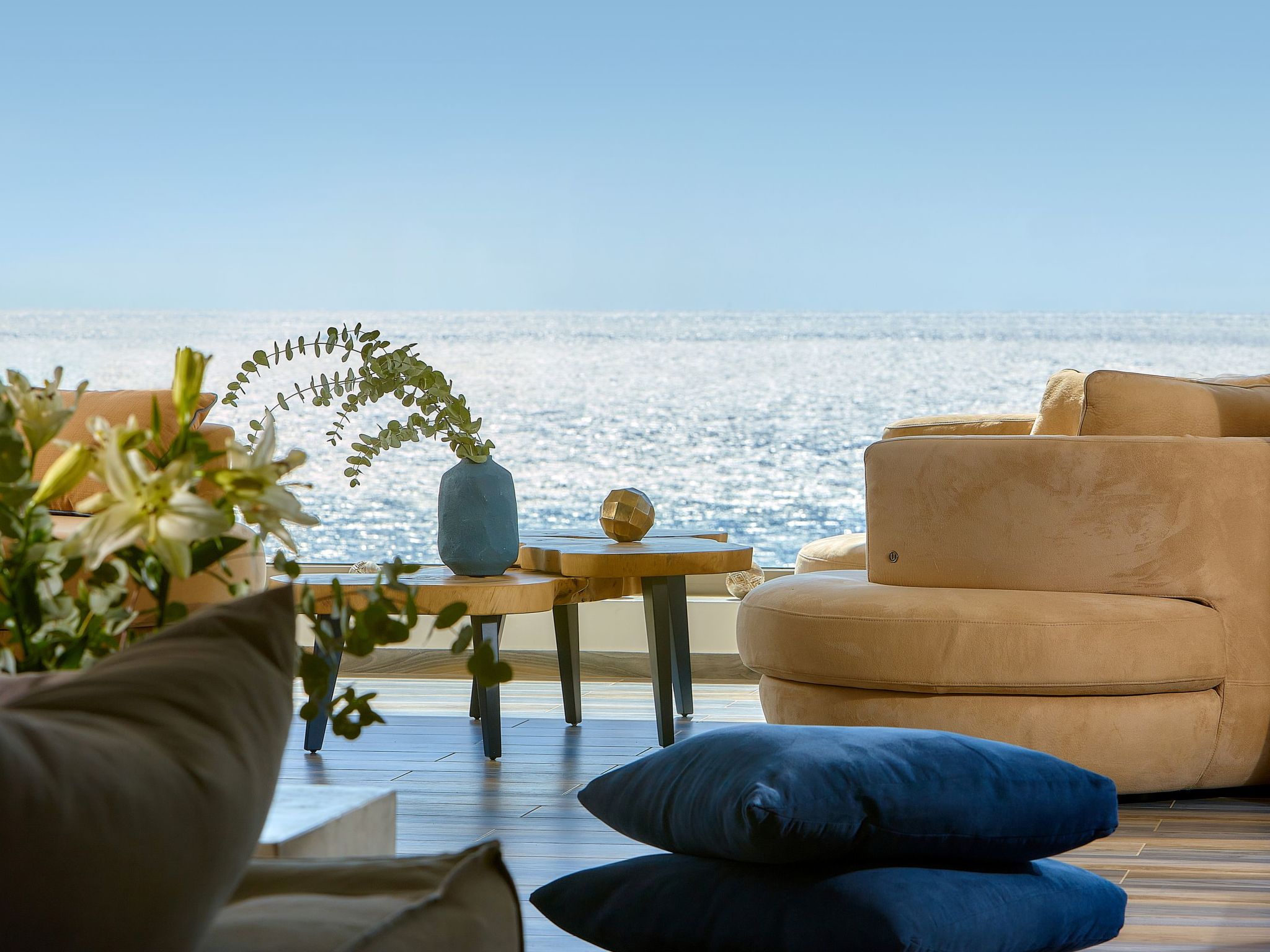 Stilvolle Wohnung mit atemberaubendem Ausblick-Image-tags.info