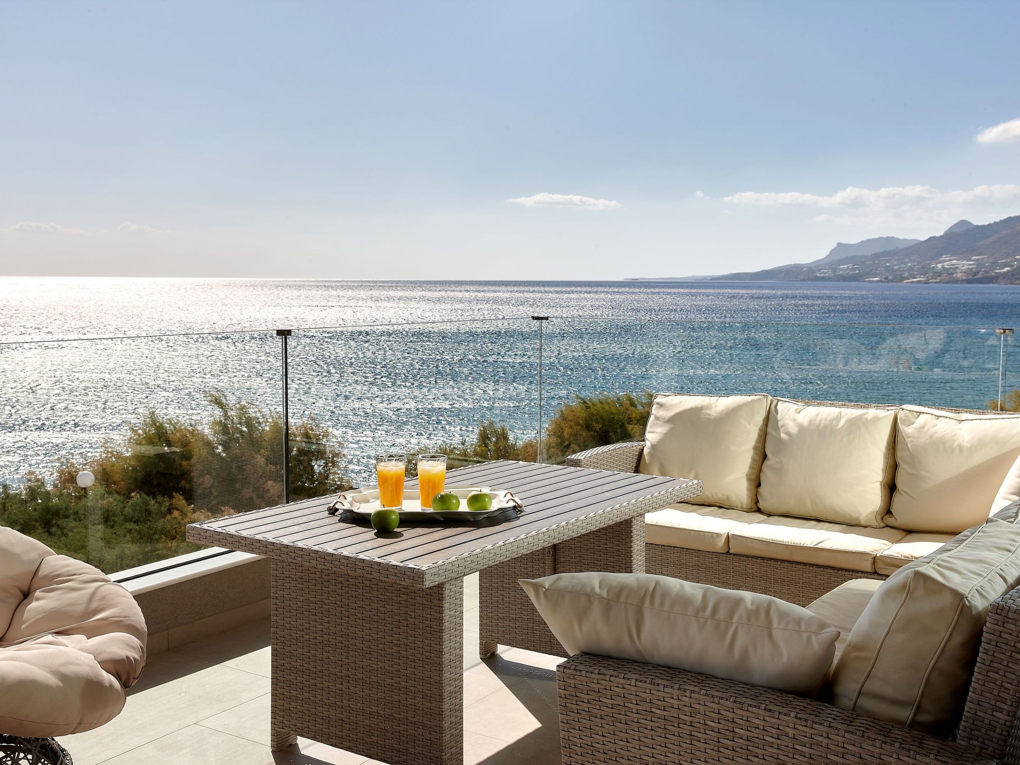 Stilvolle Wohnung mit atemberaubendem Ausblick-Image-tags.info