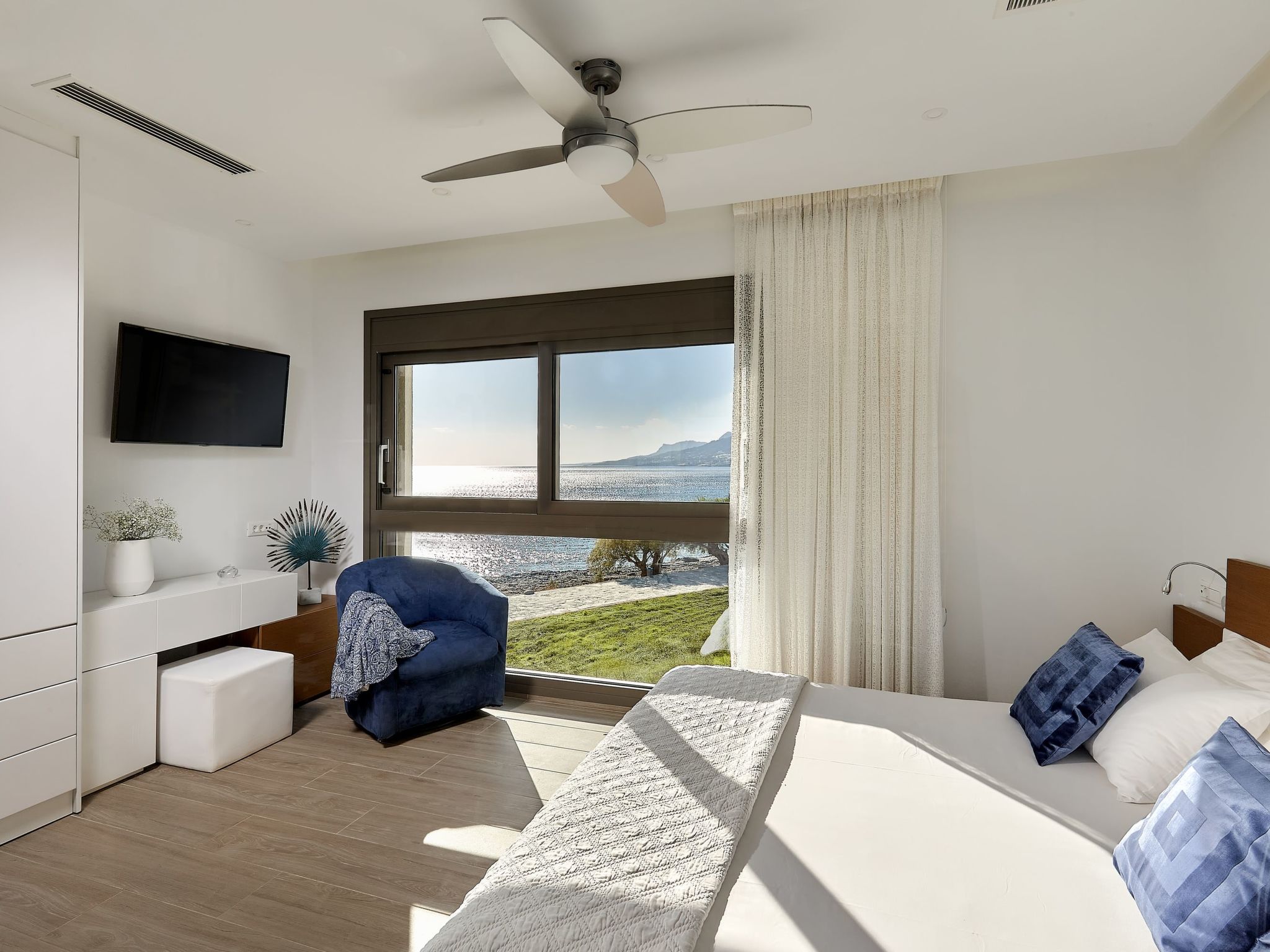 Stilvolle Wohnung mit atemberaubendem Ausblick-Image-tags.info