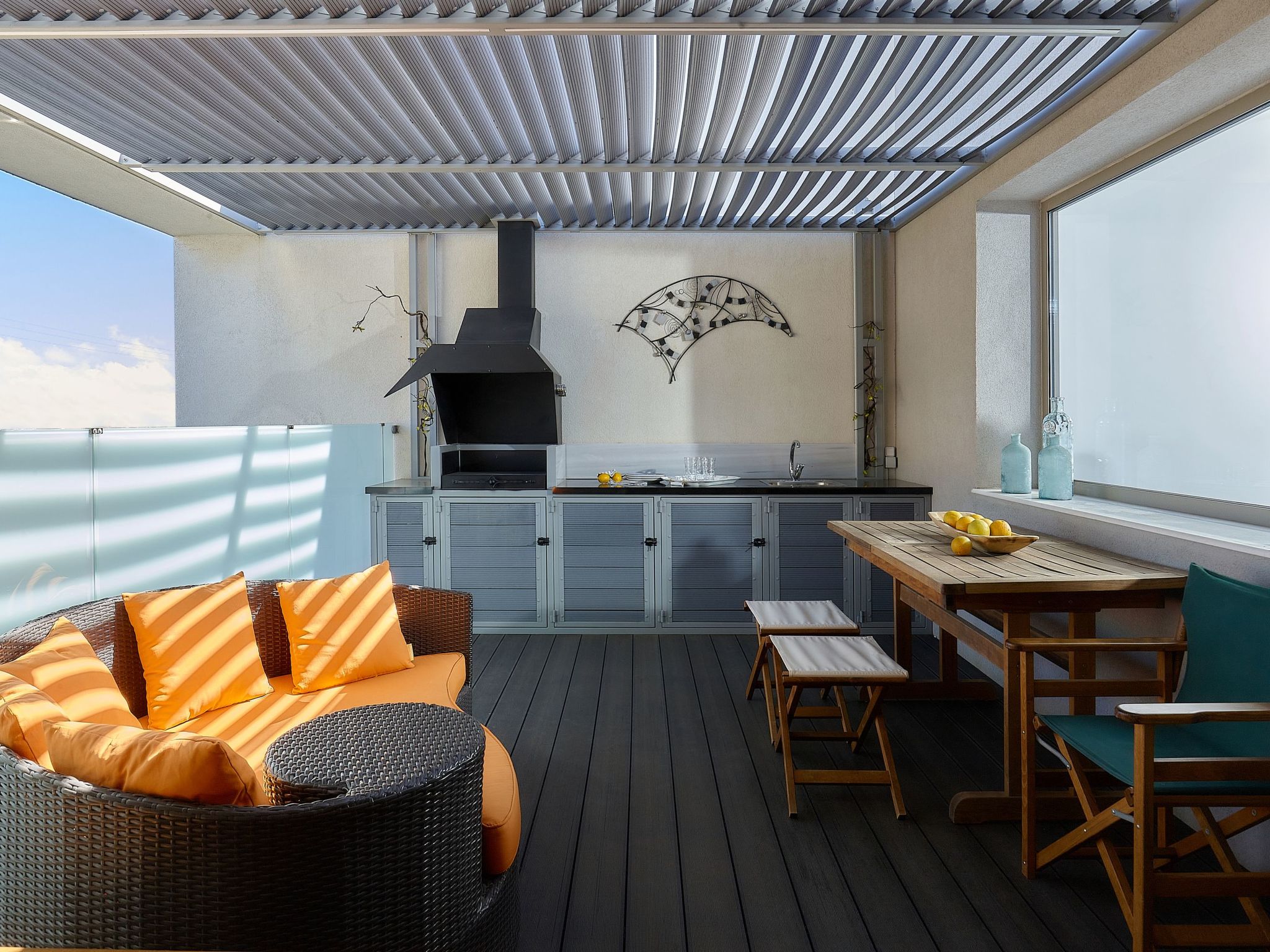 Stilvolle Wohnung mit atemberaubendem Ausblick-Image-tags.info