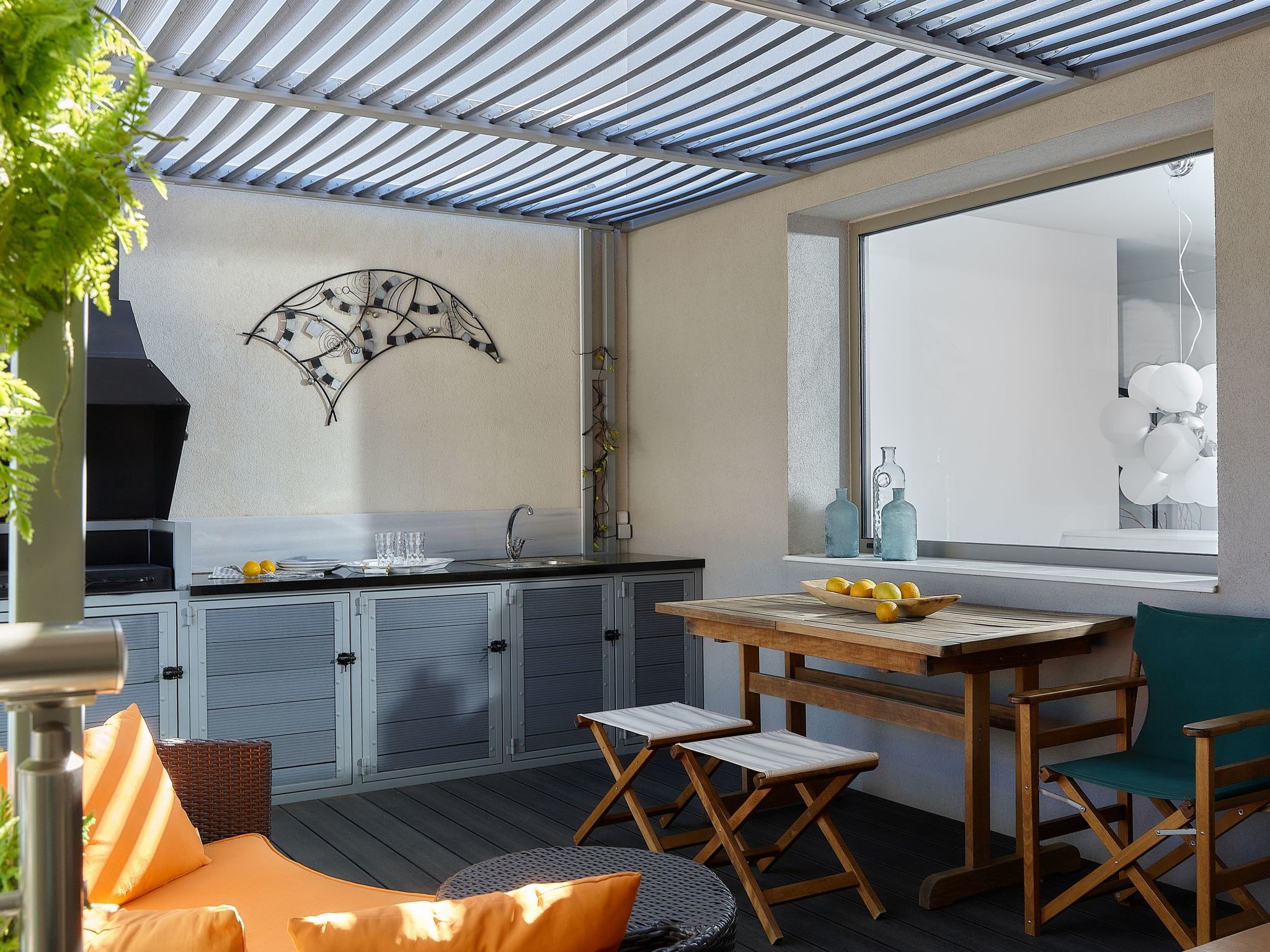 Stilvolle Wohnung mit atemberaubendem Ausblick-Image-tags.info