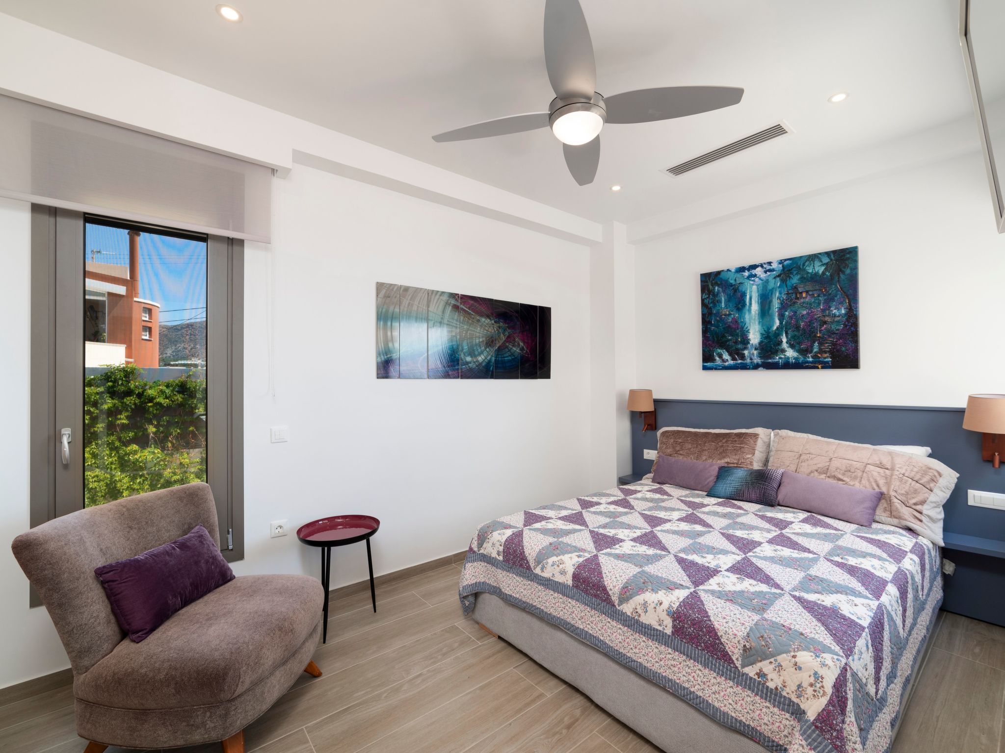 Stilvolle Wohnung mit atemberaubendem Ausblick-Image-tags.info