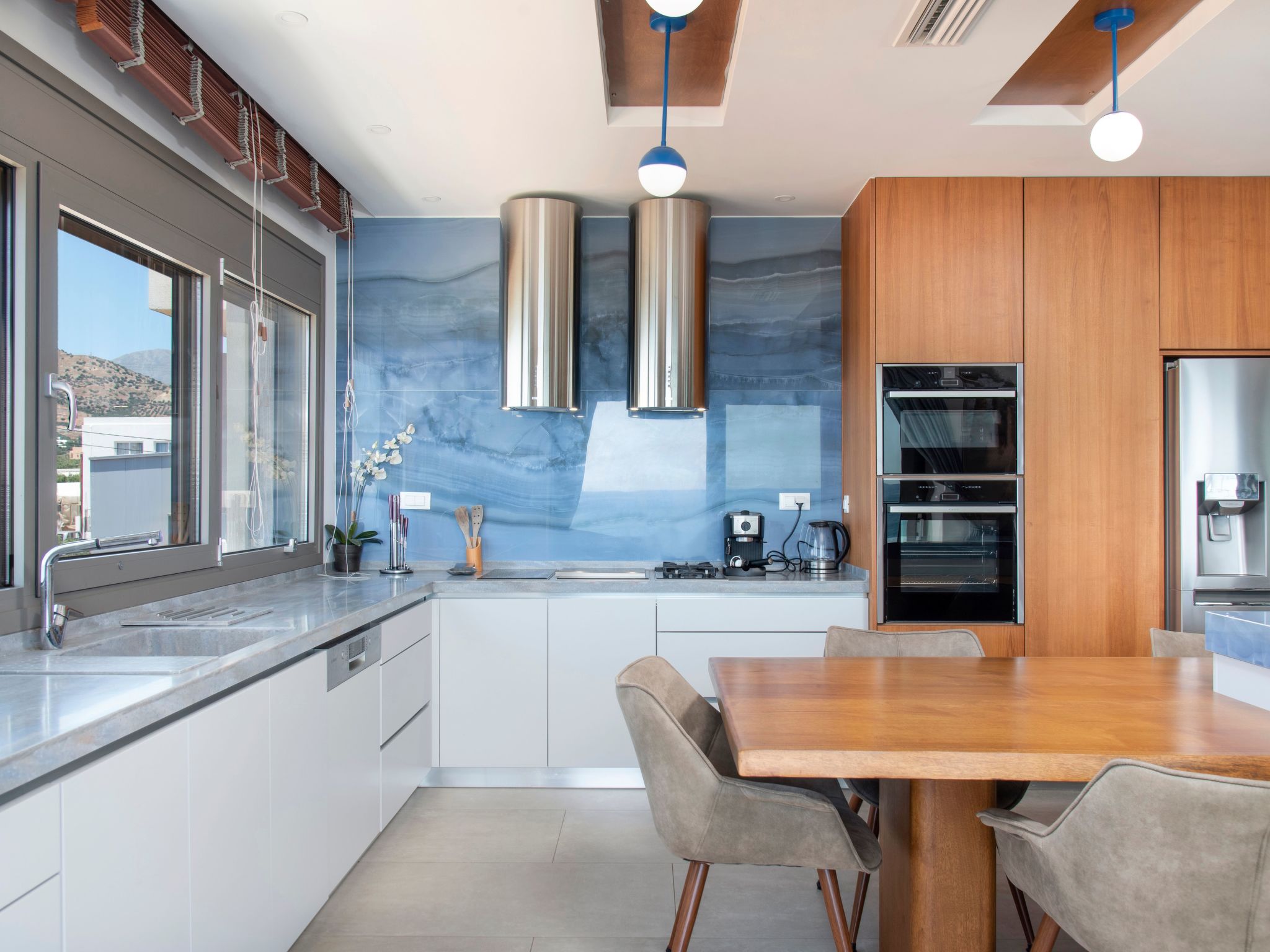 Stilvolle Wohnung mit atemberaubendem Ausblick-Image-tags.info