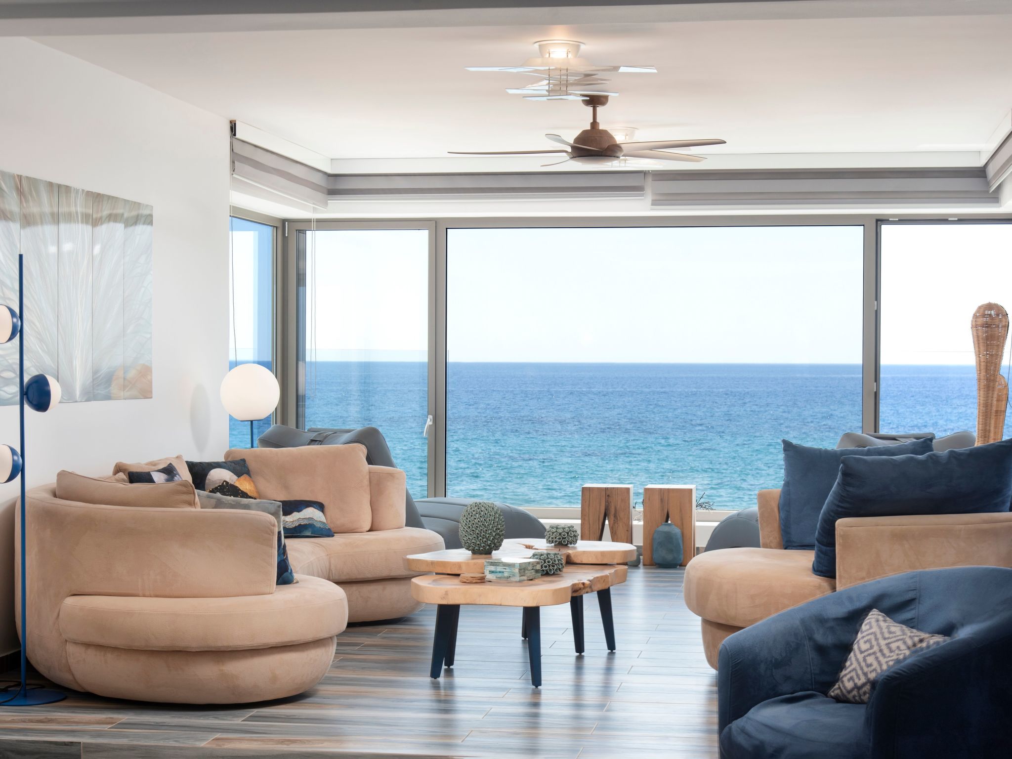 Stilvolle Wohnung mit atemberaubendem Ausblick-Image-tags.info