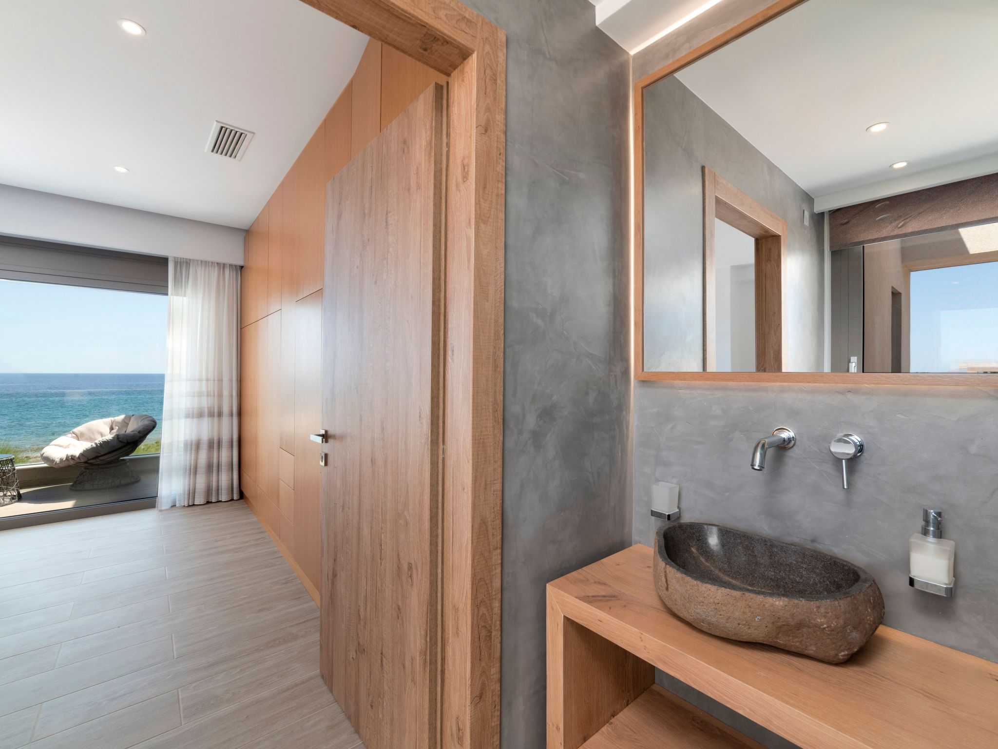 Stilvolle Wohnung mit atemberaubendem Ausblick-Image-tags.info