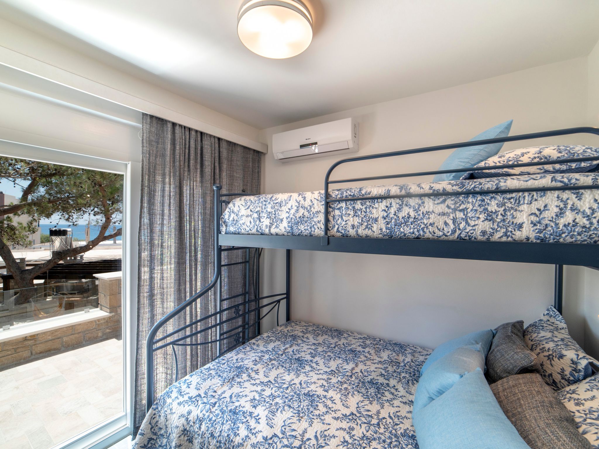 Luxuriöses Ferienhaus mit heizbarem Infinitypool-Binnen