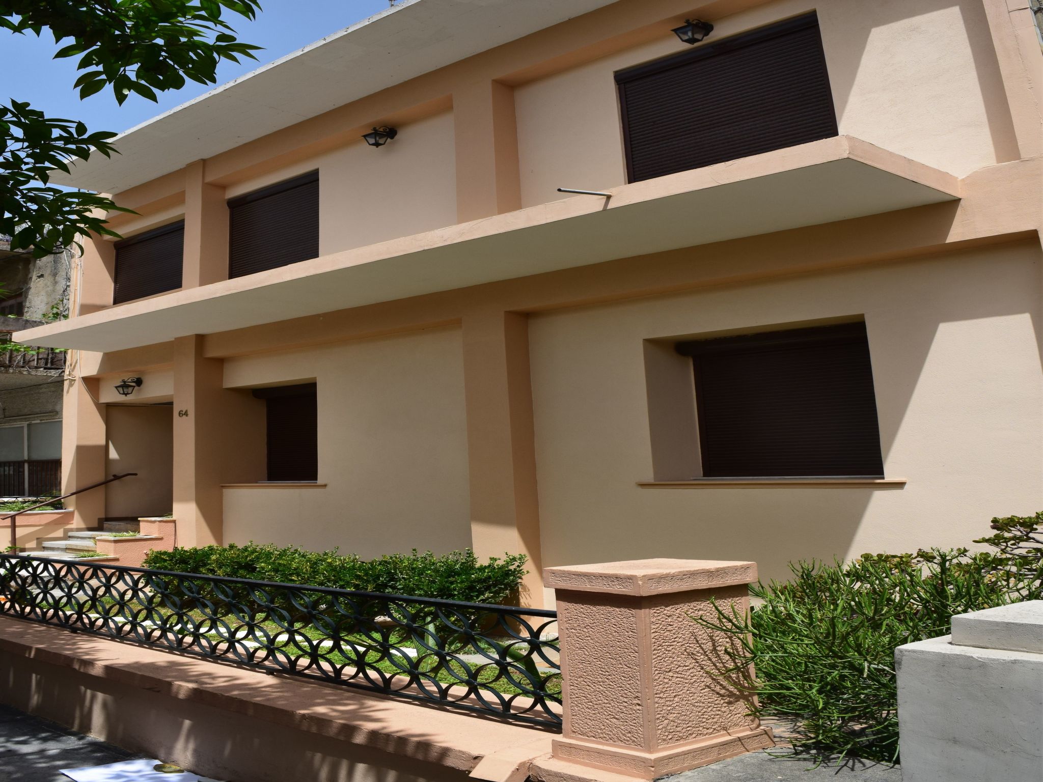 Downtown home Garten mit privatem Garten-Draußen