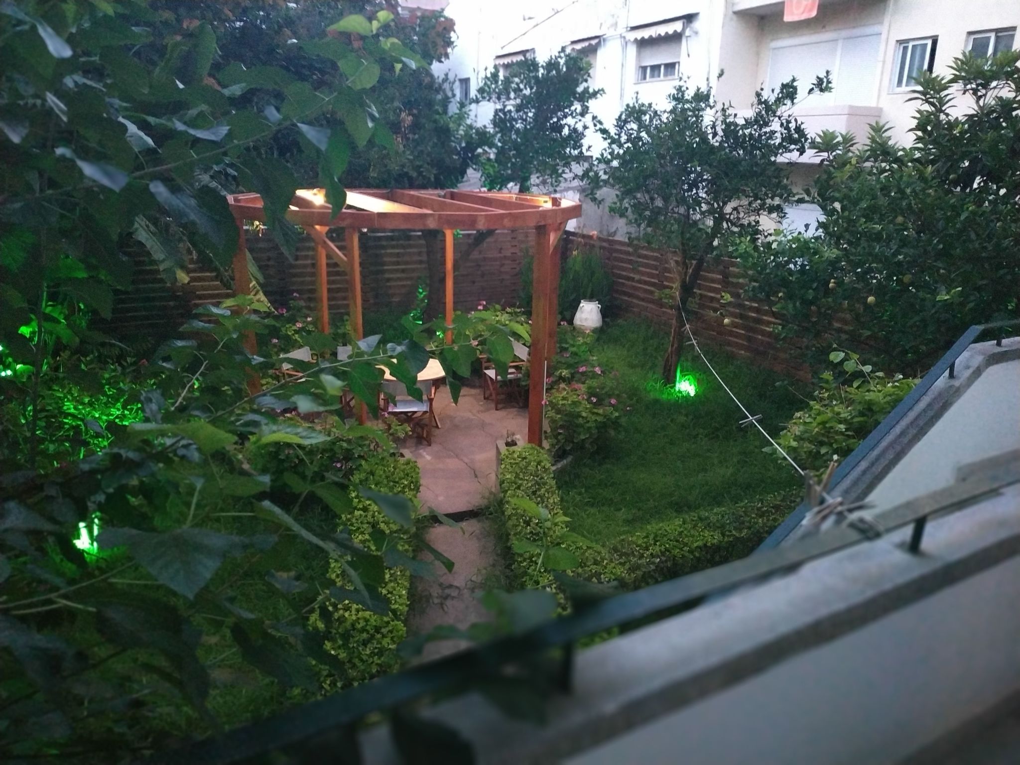 Downtown home Garten mit privatem Garten-Image-tags.info