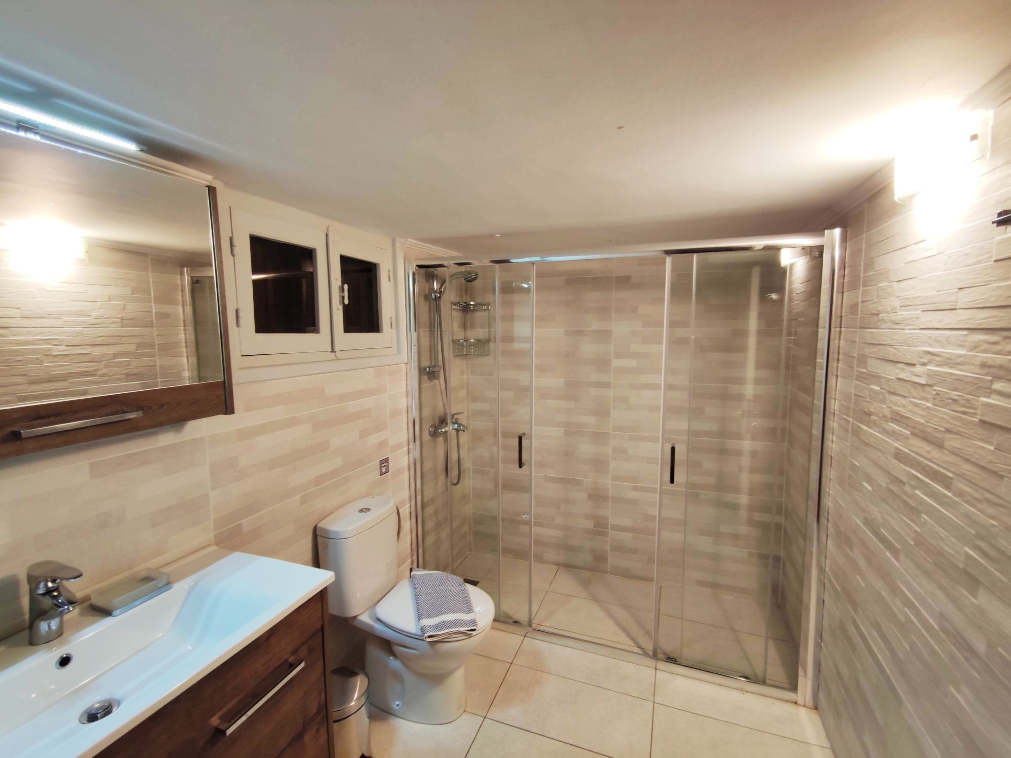 Downtown home Garten mit privatem Garten-Drinnen