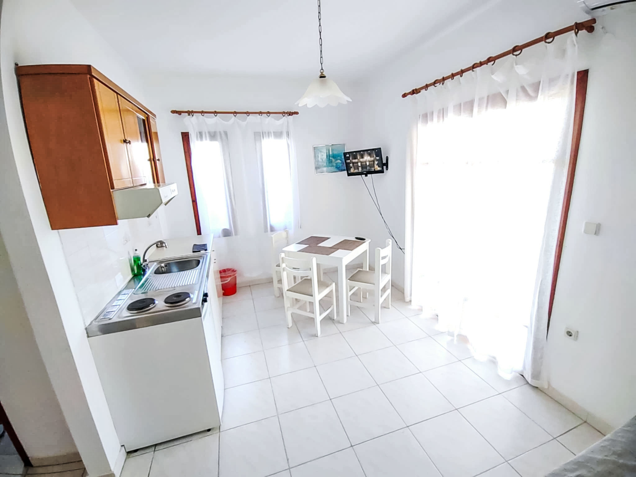 Sunny apartment number 1 - Binnen