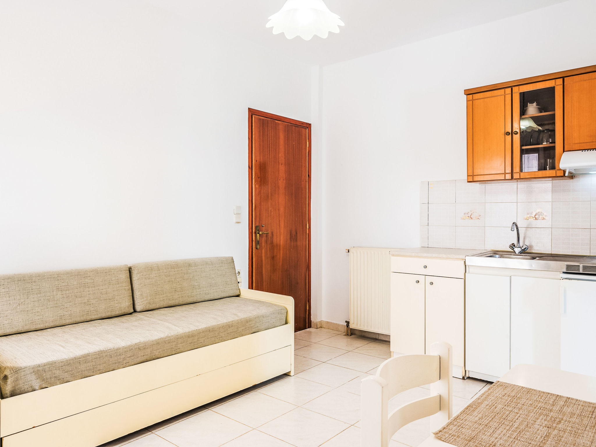 Apartment 7 with seaview and beautiful sunset - Binnen