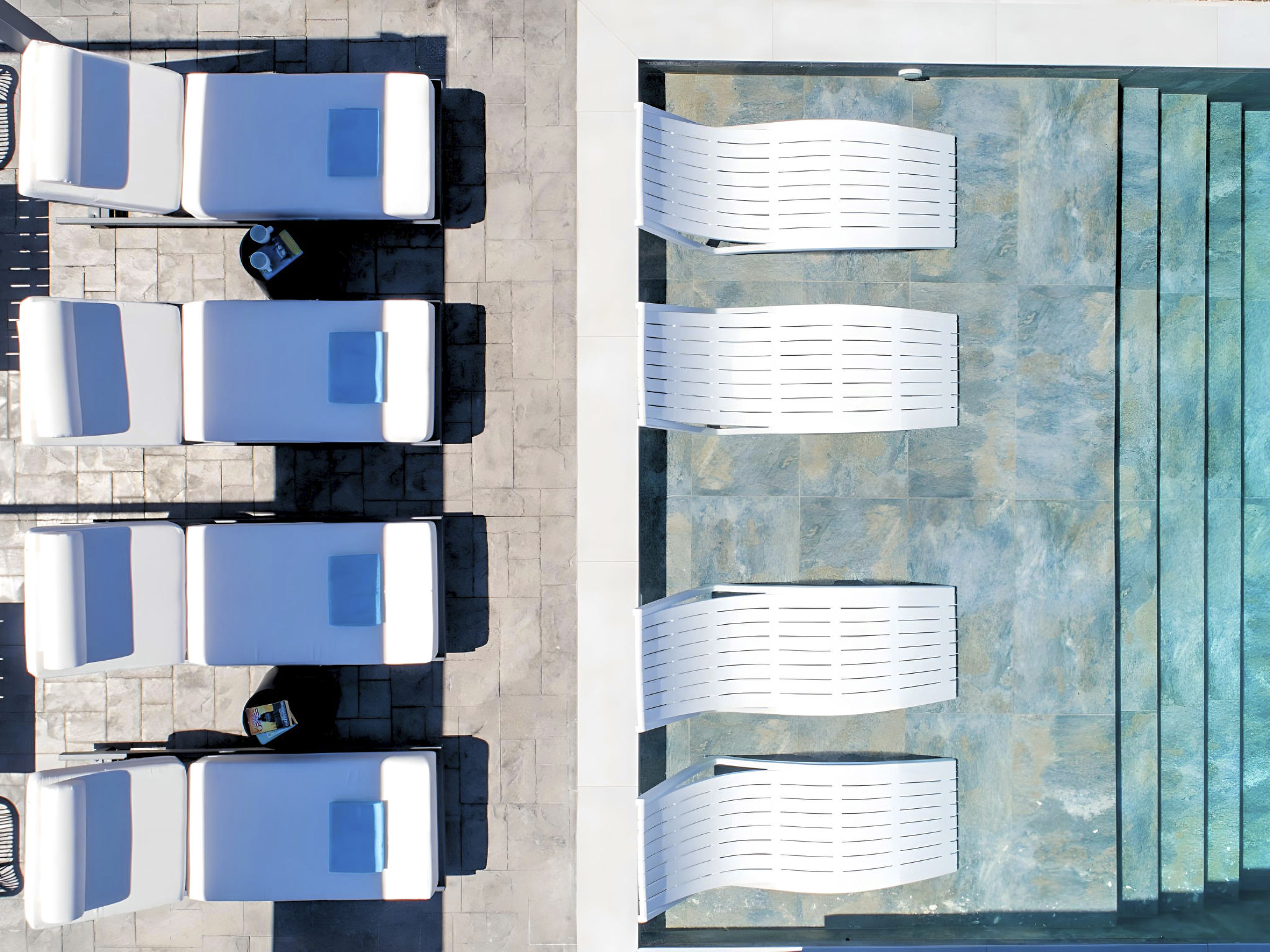 Grey Grand Villa Privater Pool-Drinnen