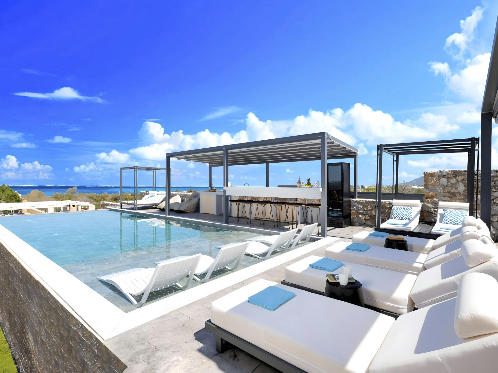 Grey Grand Villa Privater Pool-Drinnen