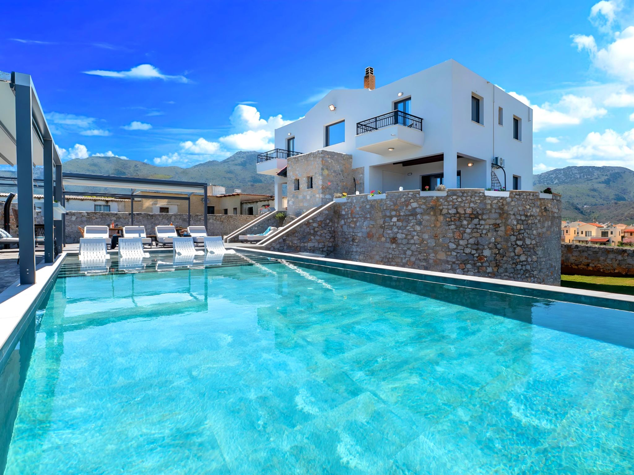 Grey Grand Villa Privater Pool-Drinnen