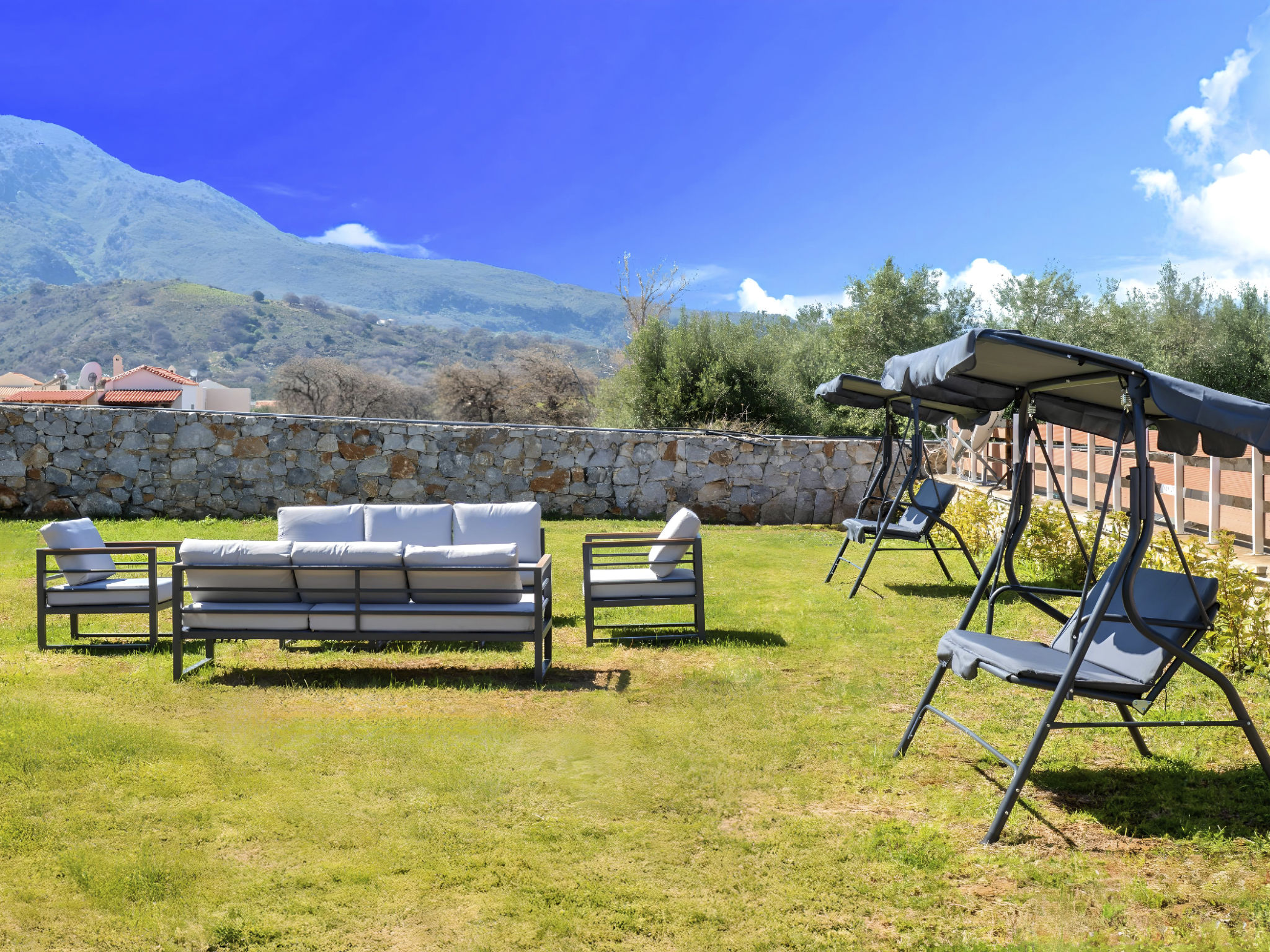 Grey Grand Villa Privater Pool-Drinnen