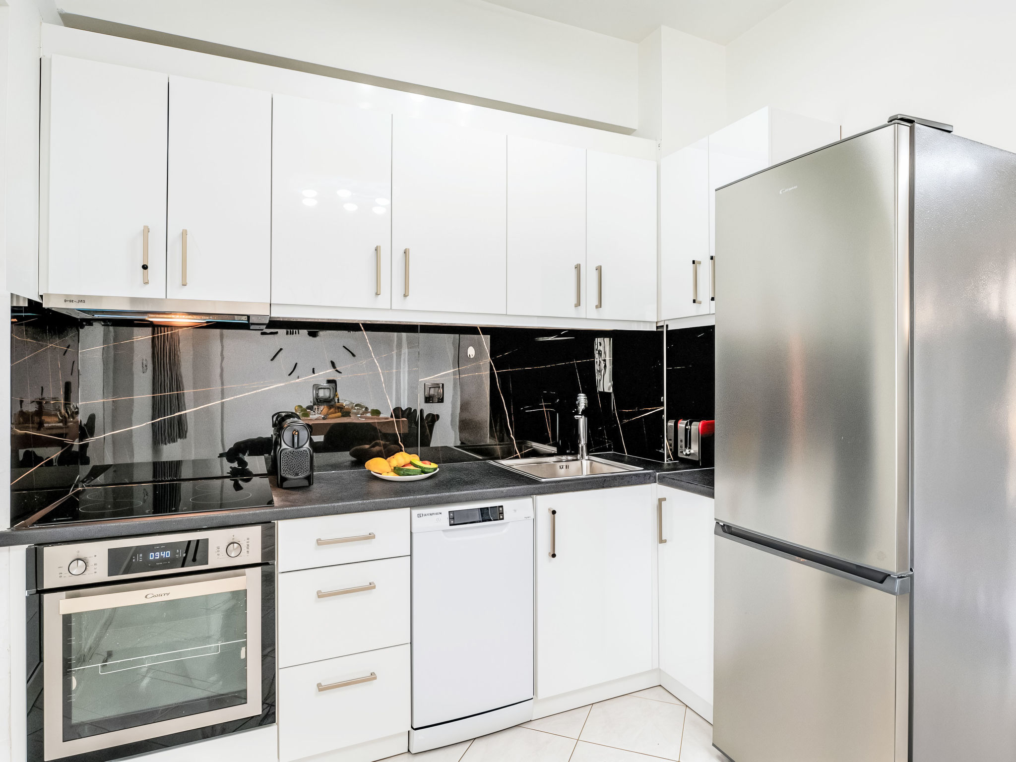 Maison Luminosa Luxus-Villa – Cuisine et coin repas, photo 27 sur 34