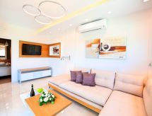 Moderne woning met privézwembad en uitzicht op zee, 150m van het meer - thumbnail 6