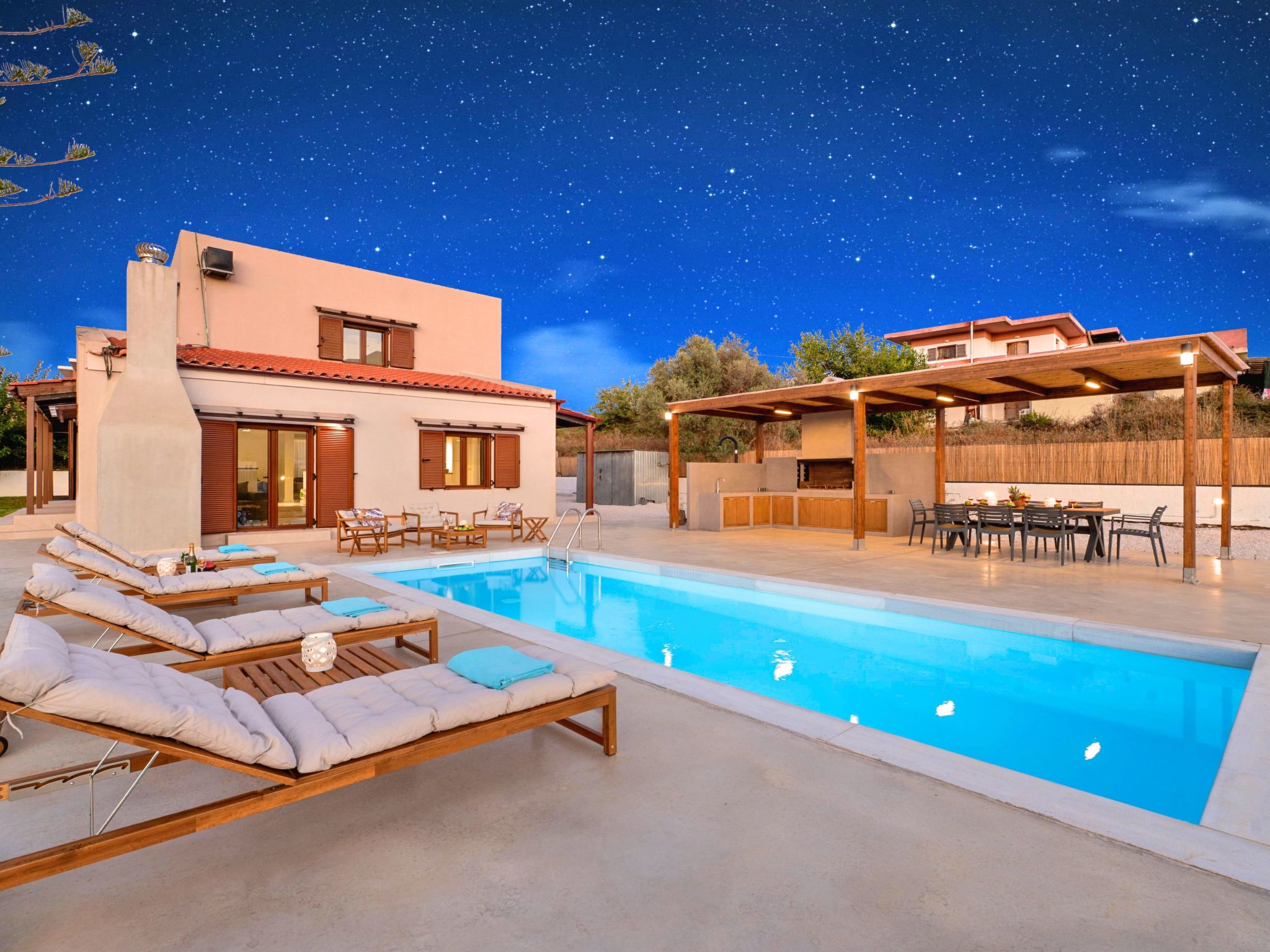 Welcome to this serene holiday house nestled in the picturesque Paralia Kourna, Crete, designed for comfort and relaxation for up to 8 guests. This detached house stands as a perfect retreat for famil..