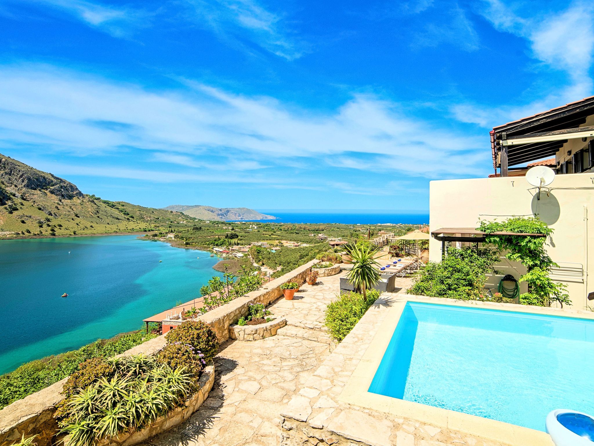 Du Lac Omega Villa Privater Pool-Binnen