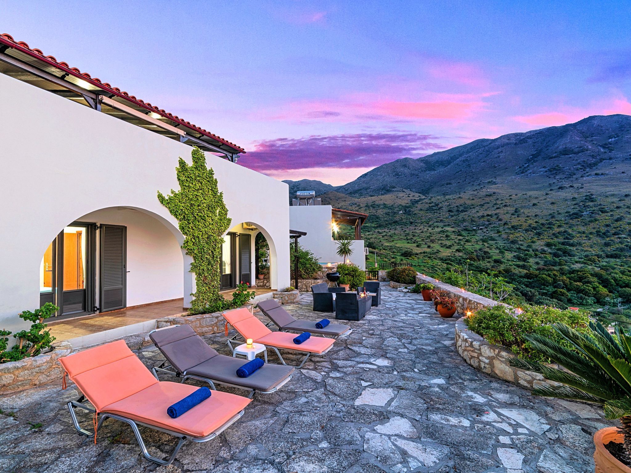 Du Lac Omega Villa Privater Pool-Binnen