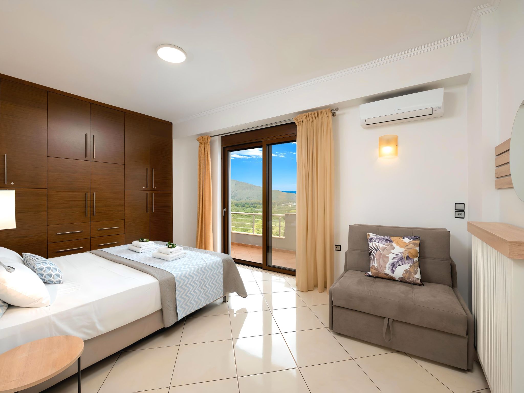 Sunlight Villa mit beheiztem Pool-Image-tags.info