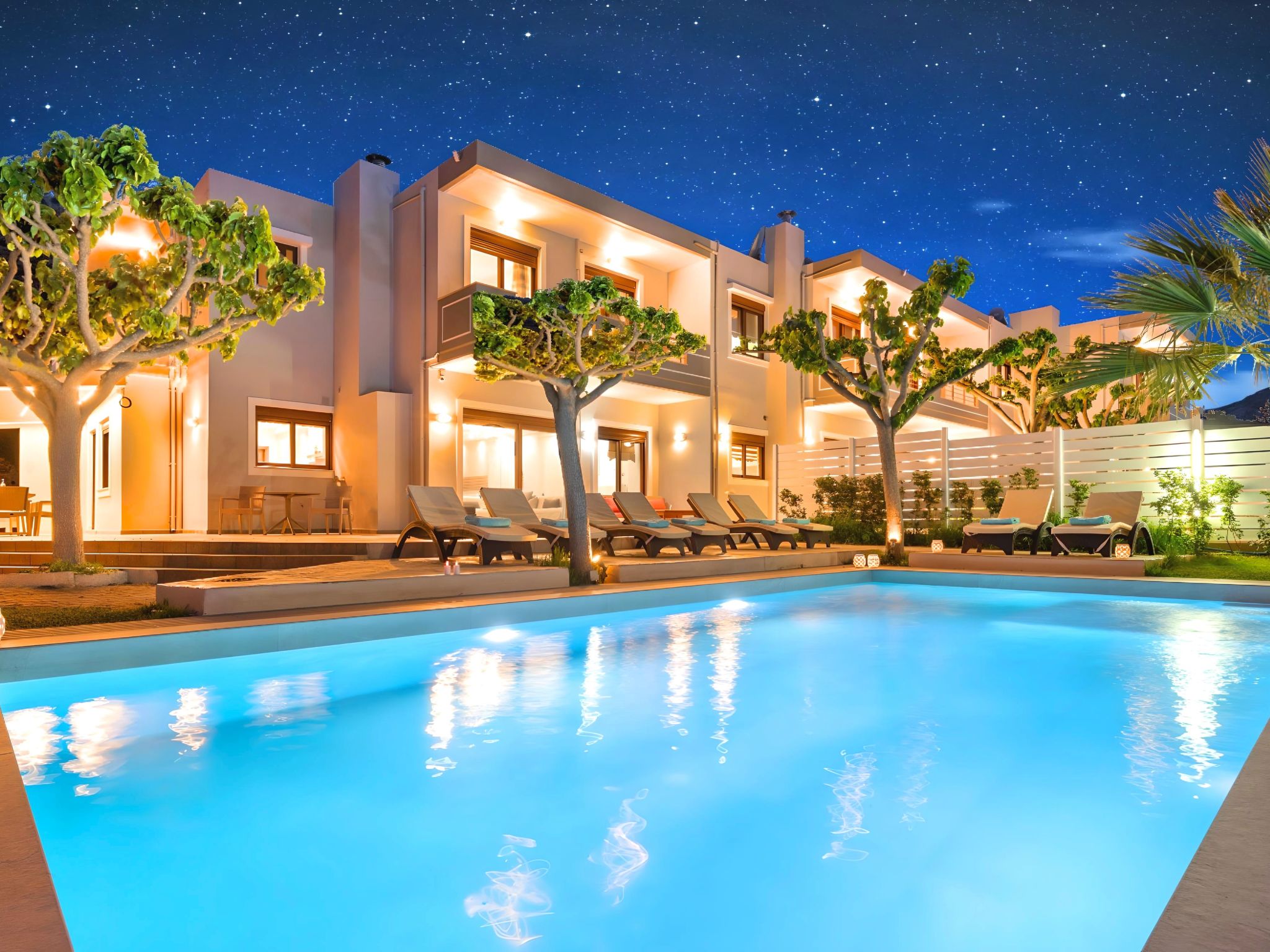 Sunlight Villa mit beheiztem Pool-Image-tags.info