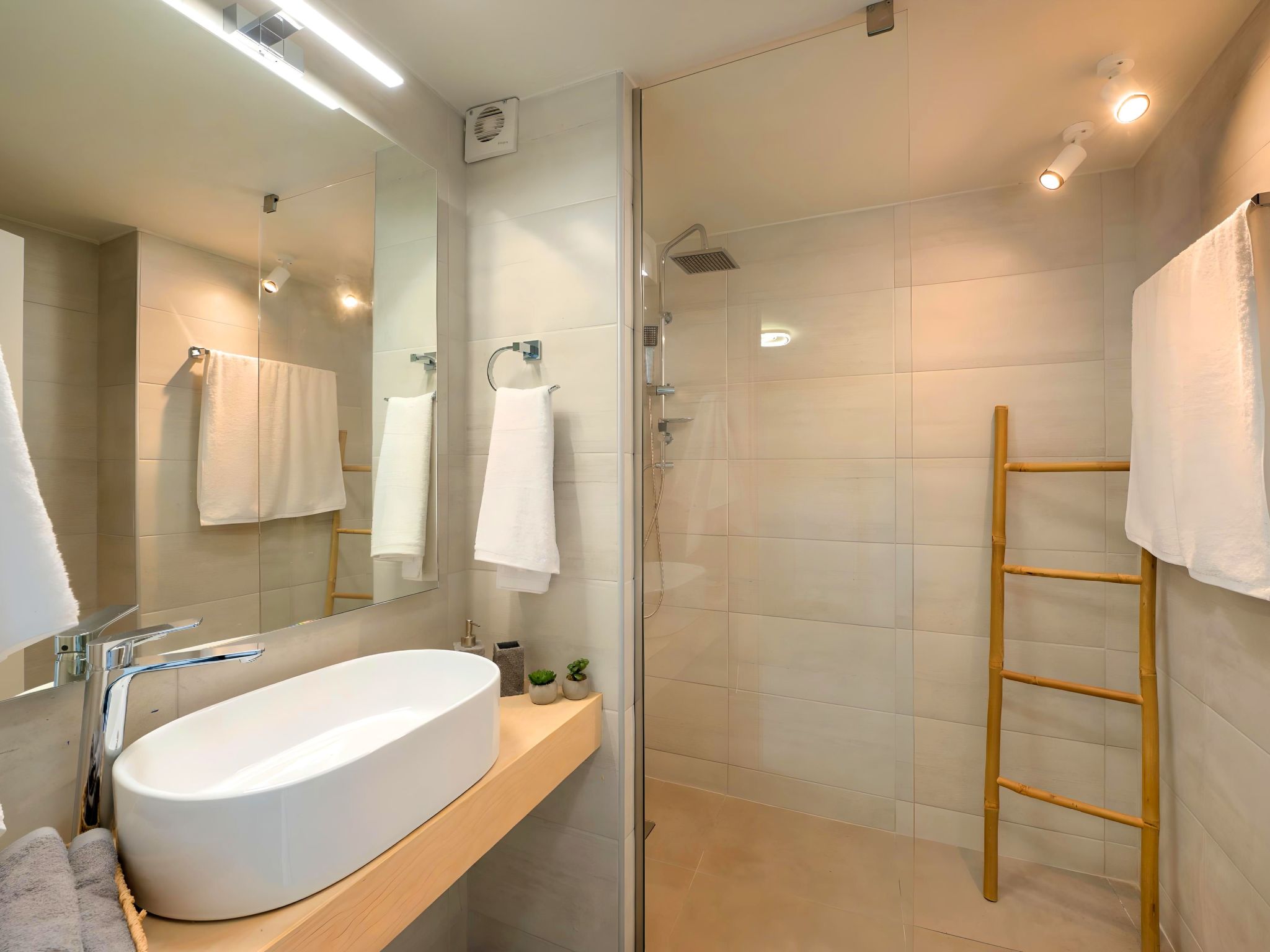 Soluna Villa Privater Pool-Binnen