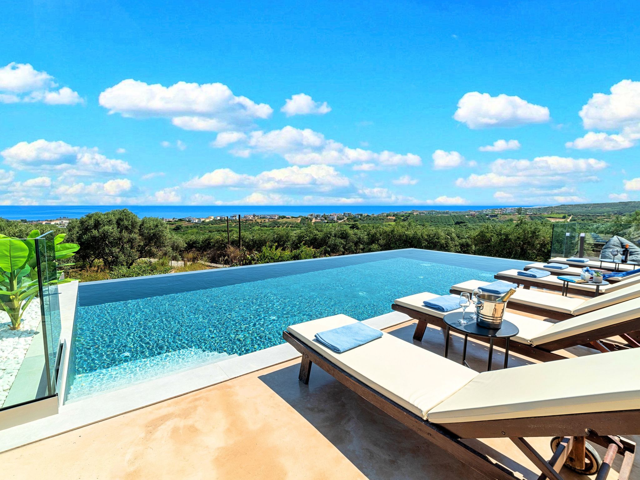 Für 10 Personen in Kournas, Kreta (West-Kreta)-Image-tags.info