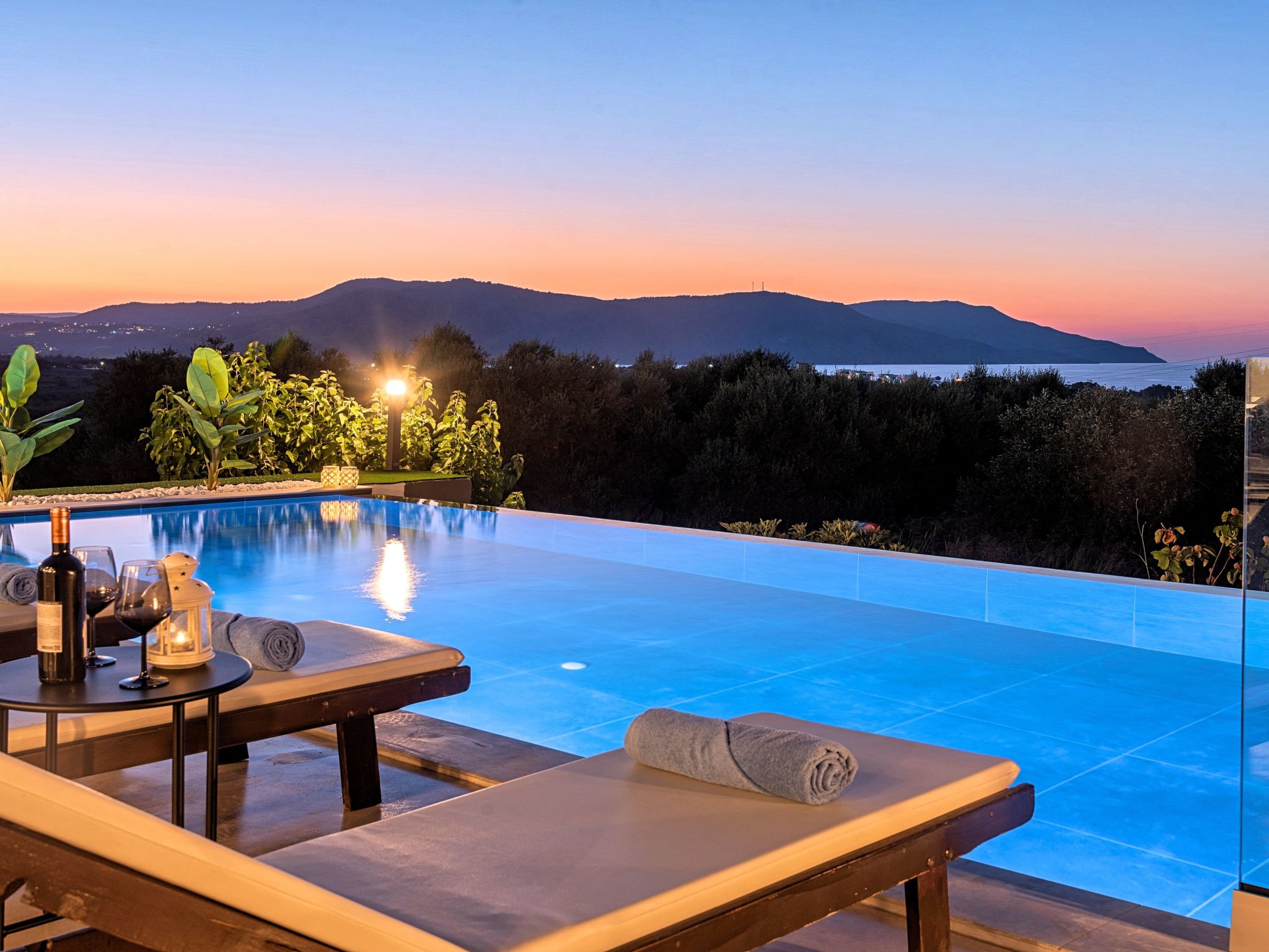 Für 10 Personen in Kournas, Kreta (West-Kreta)-Image-tags.info