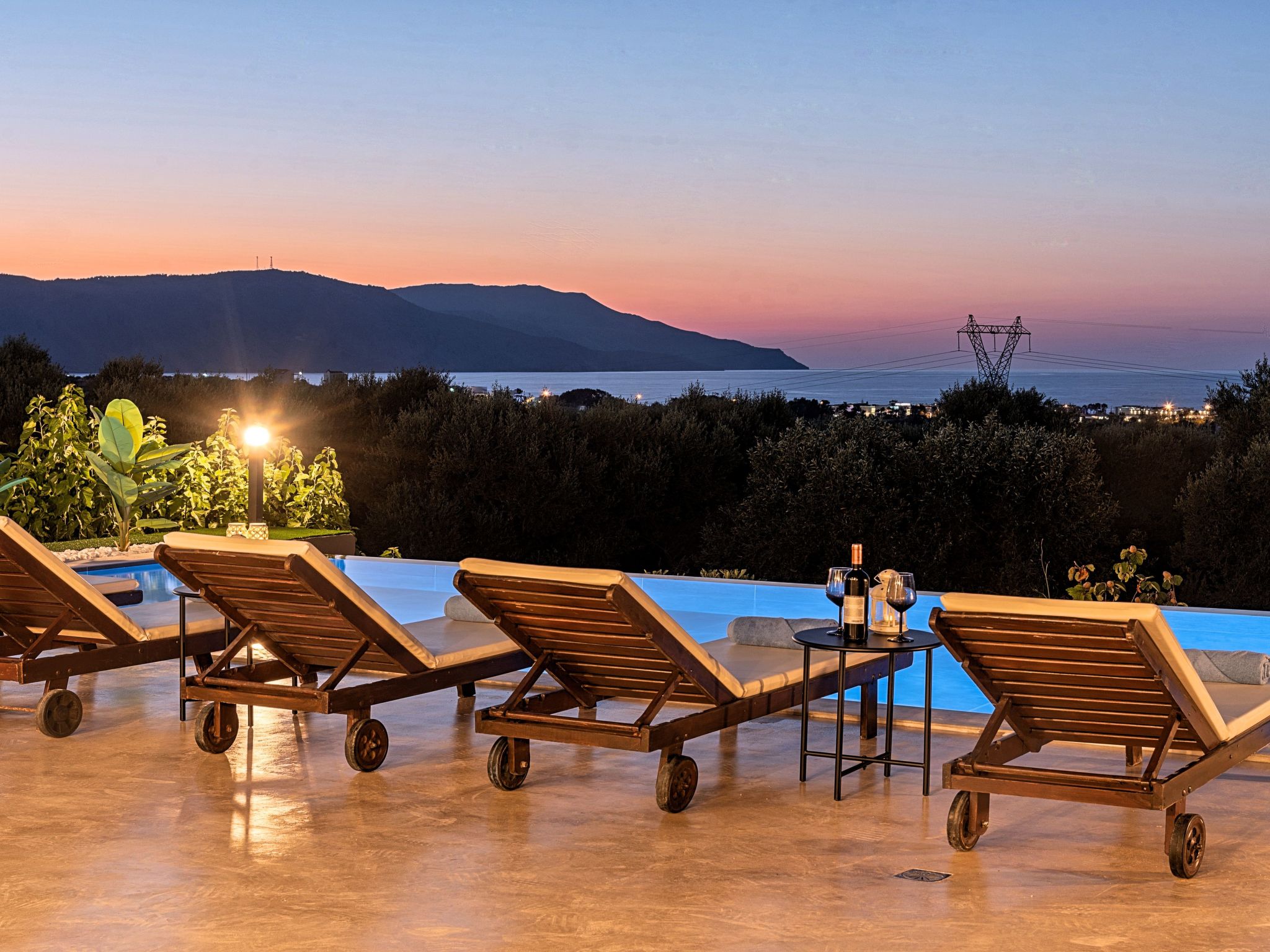 Für 10 Personen in Kournas, Kreta (West-Kreta)-Image-tags.info