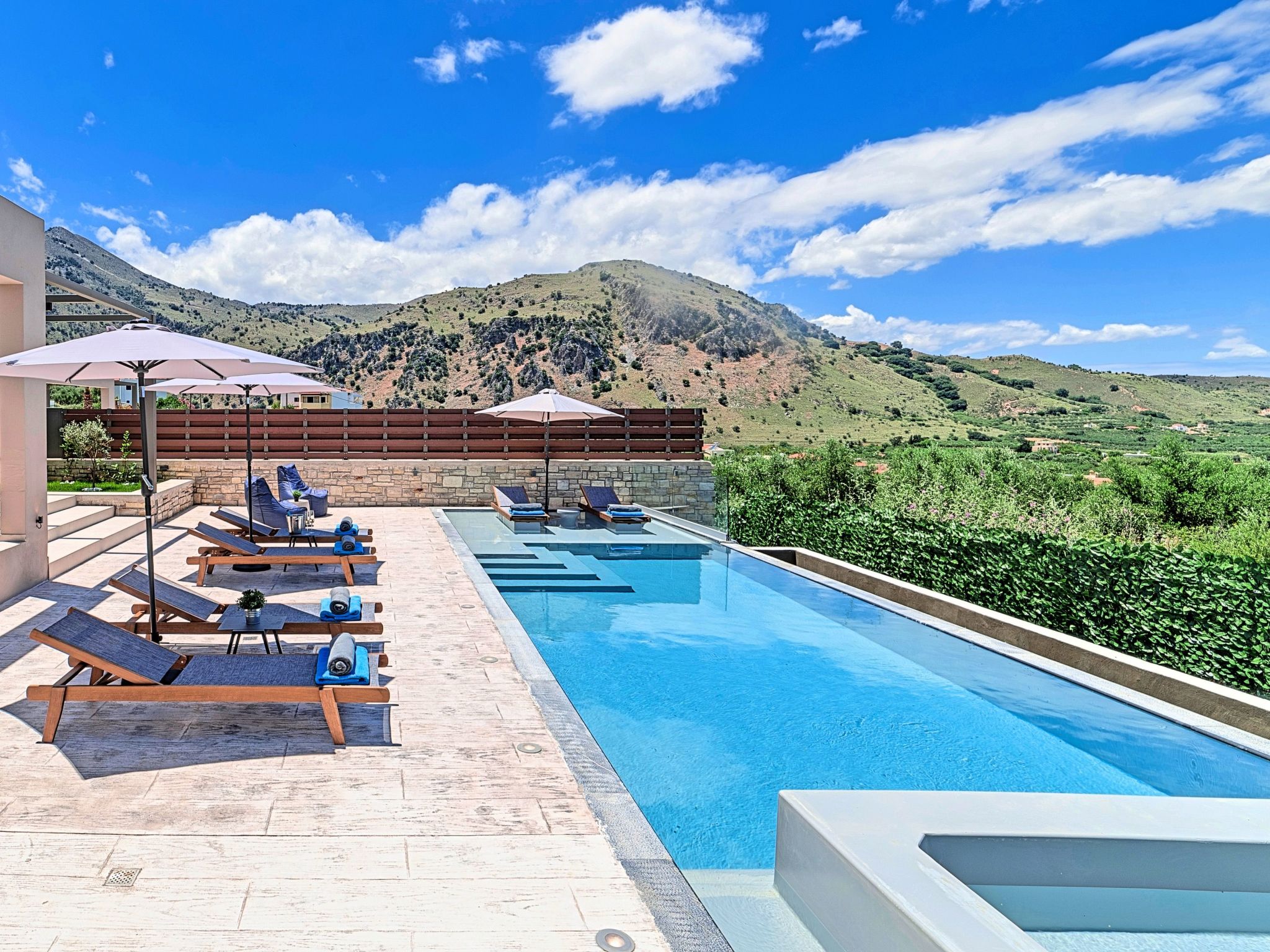 Ferienvilla "Minaos Grand" mit privatem Pool-Image-tags.info