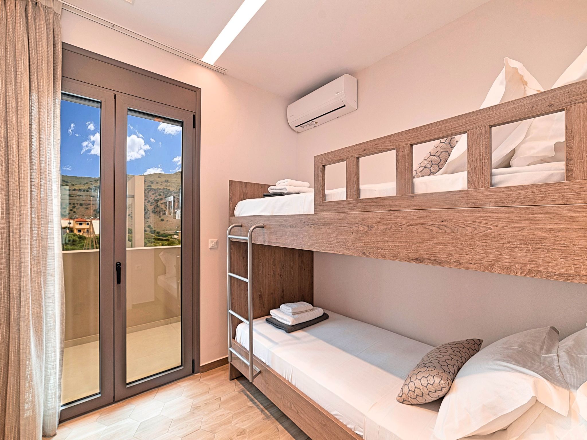 Ferienvilla "Minaos Grand" mit privatem Pool-Image-tags.info