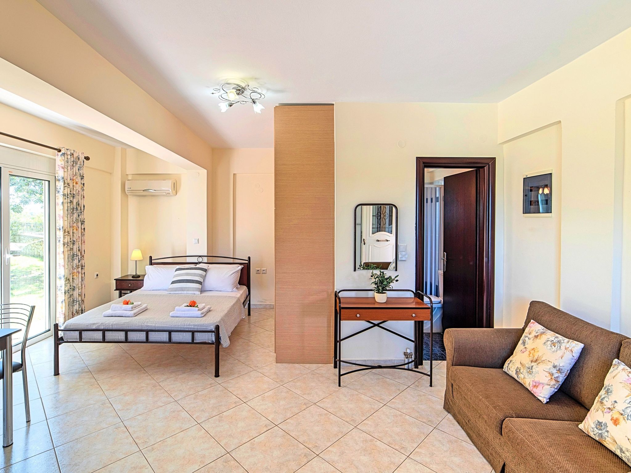 Für 10 Personen in Kournas, Kreta (West-Kreta)-Binnen