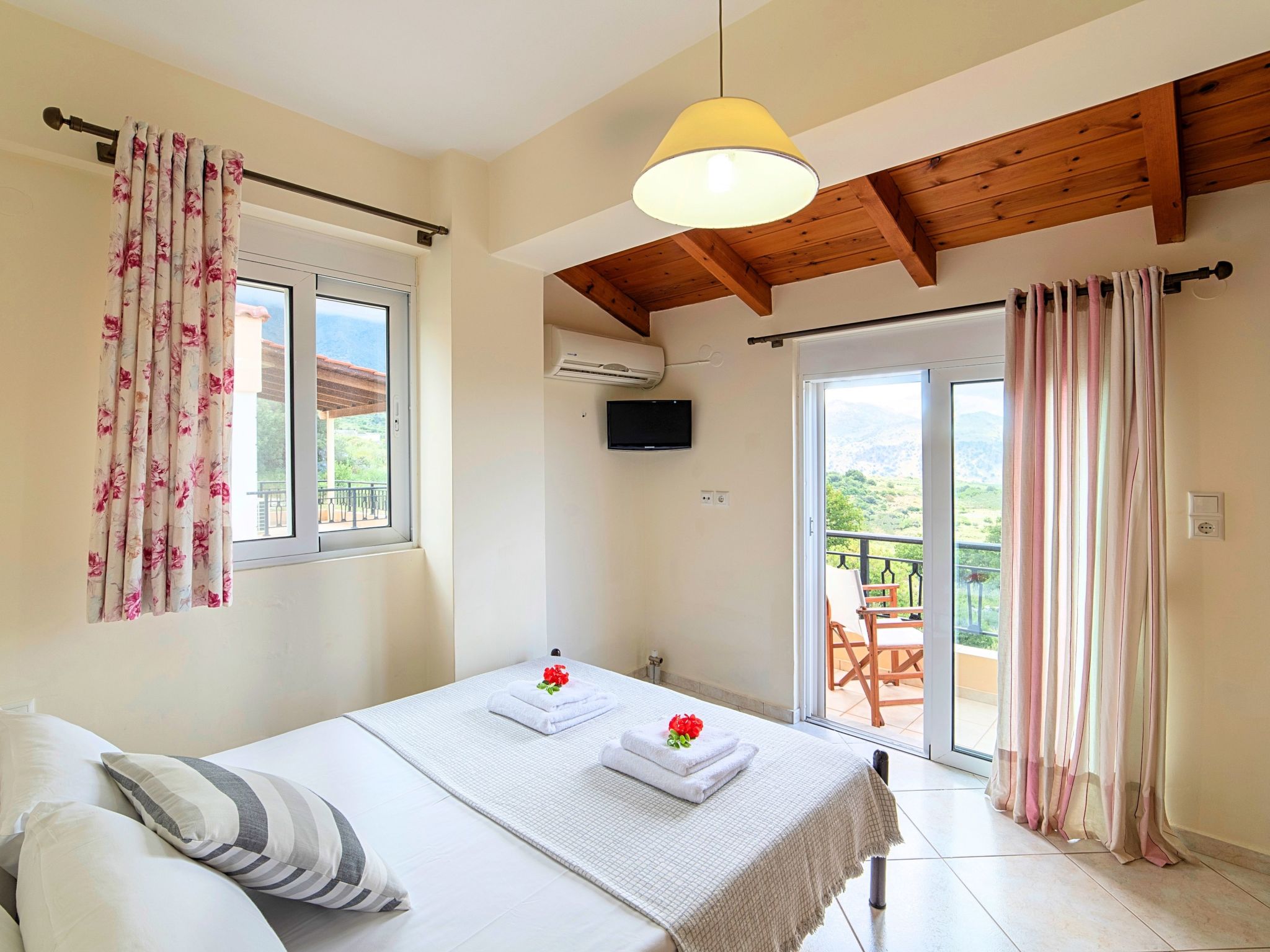 Für 10 Personen in Kournas, Kreta (West-Kreta)-Binnen