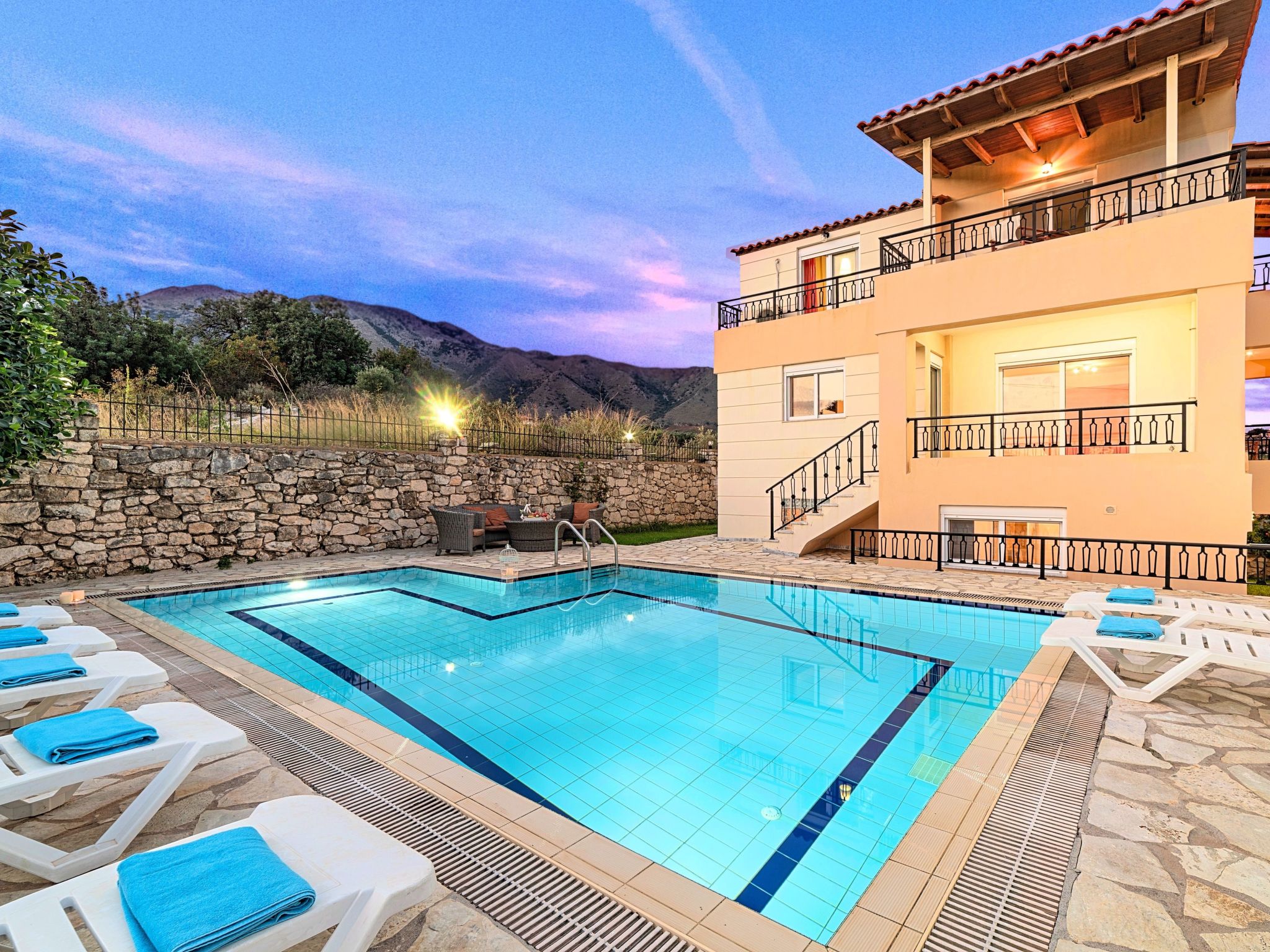 Für 10 Personen in Kournas, Kreta (West-Kreta)-Binnen