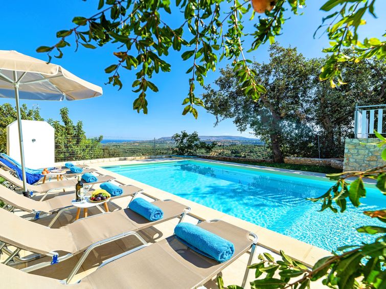 12-persoons vakantiehuis met verwarmd privézwembad in Georgioupoli in Georgioupoli