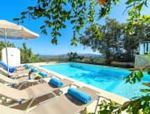 für 12 Personen in Kastellos, Kreta (West-Kreta)